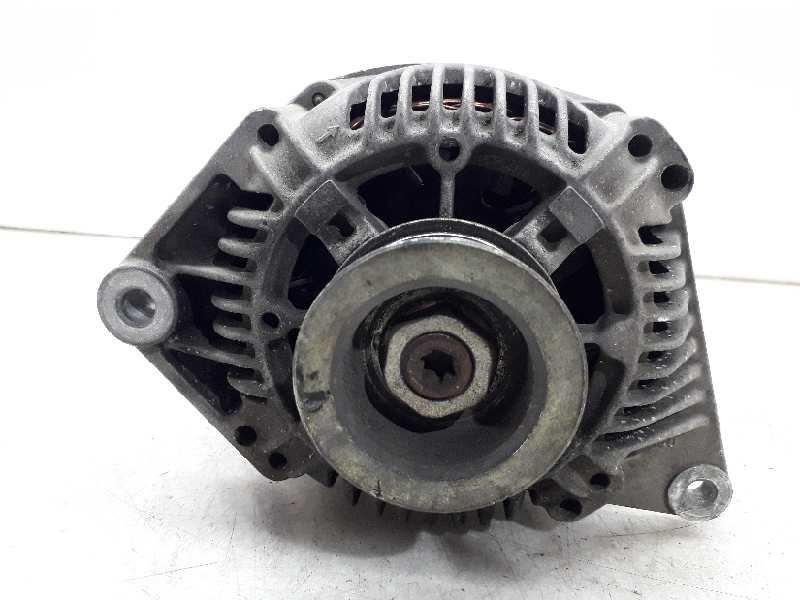 Alternador F8Q622 7700436626 de Renault Megane i classic (la0/1_) 1997-2001 64 CV con 125091 km - pieza usada
