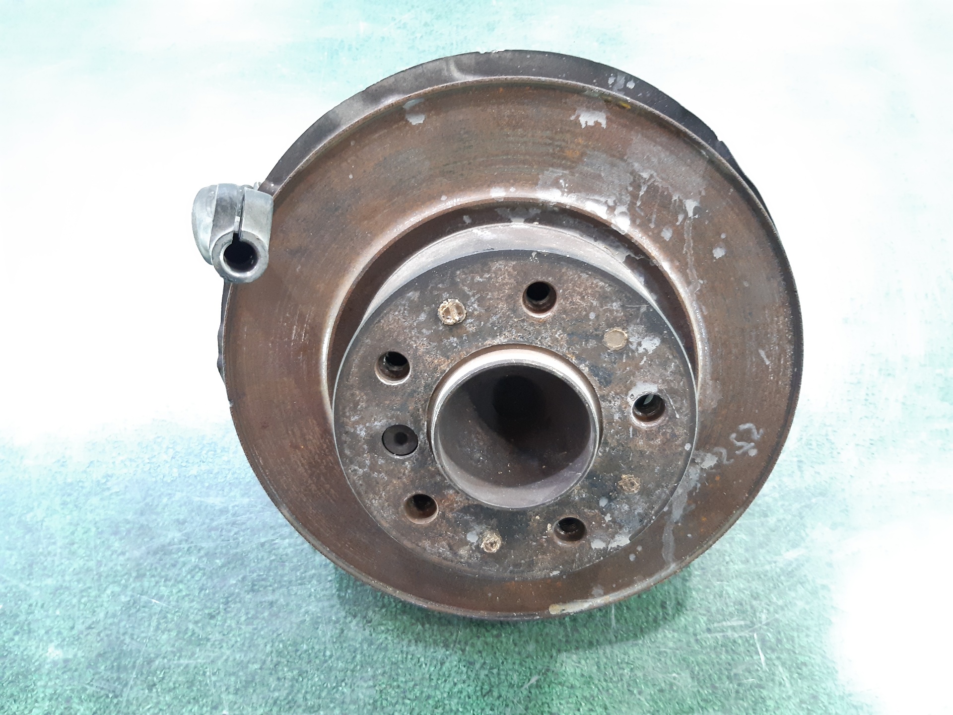 BMW 3 Series E90/E91/E92/E93 (2004-2013) Front Left Wheel Hub 31216793923 18734029