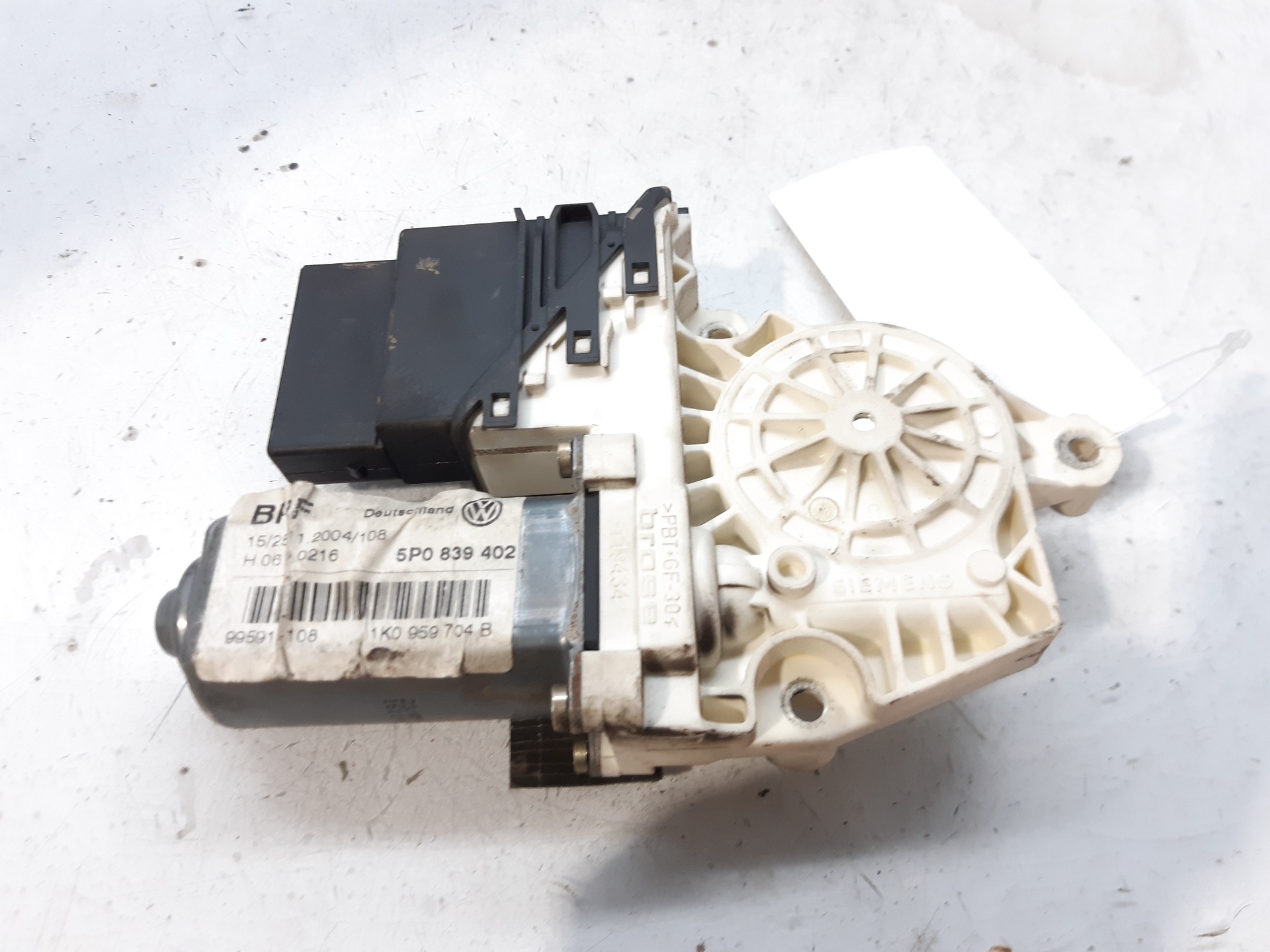 SEAT Toledo 3 generation (2004-2010) Rear Right Door Window Control Motor 5P0839402 18754465