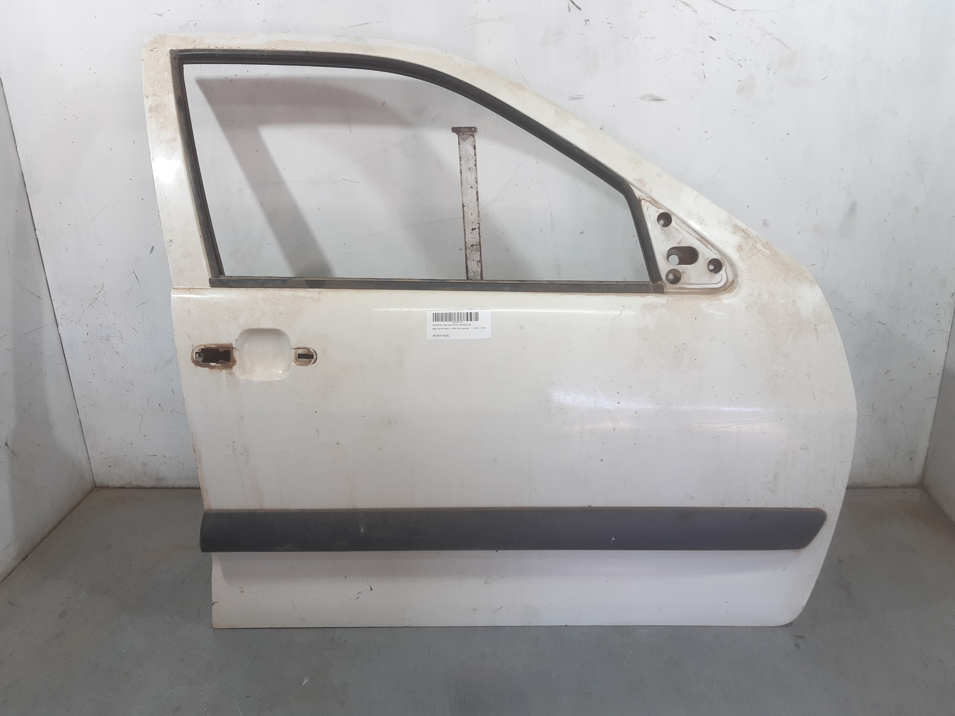 SEAT Inca 1 generation (1995-2000) Передняя правая дверь 6K4831052C 18695330