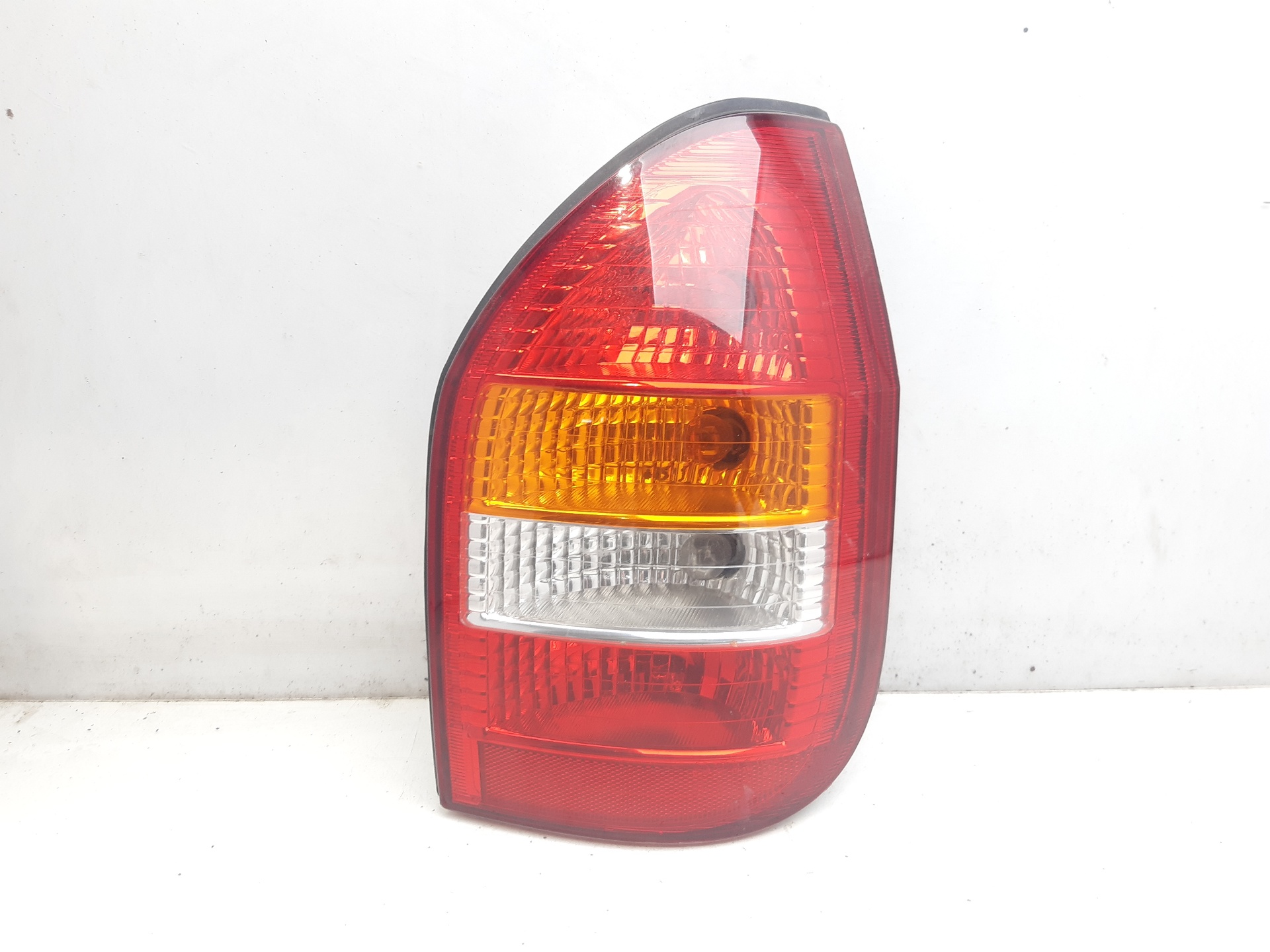 OPEL Corsa B (1993-2000) Rear Right Taillight Lamp 62281 23124301