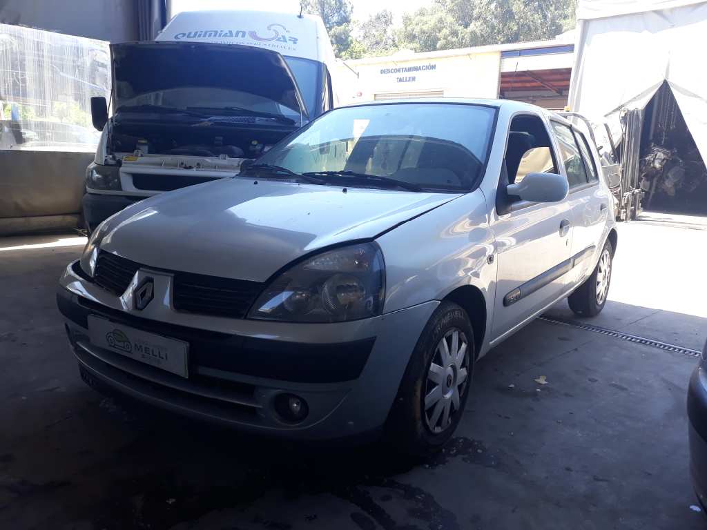 RENAULT Clio 2 generation (1998-2013) Левая противотуманка переднего бампера 8200002469 22070713