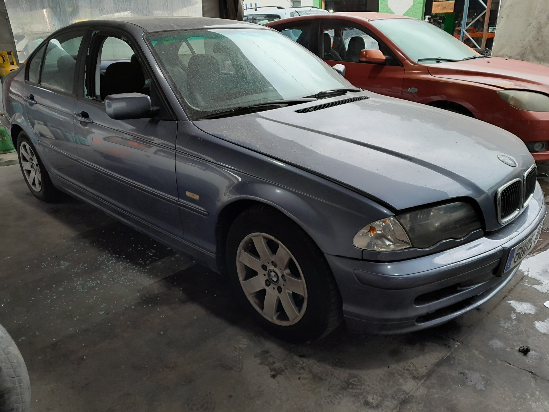 BMW 3 Series E46 (1997-2006) Priekšējais labais spārns 41358240406 22463674