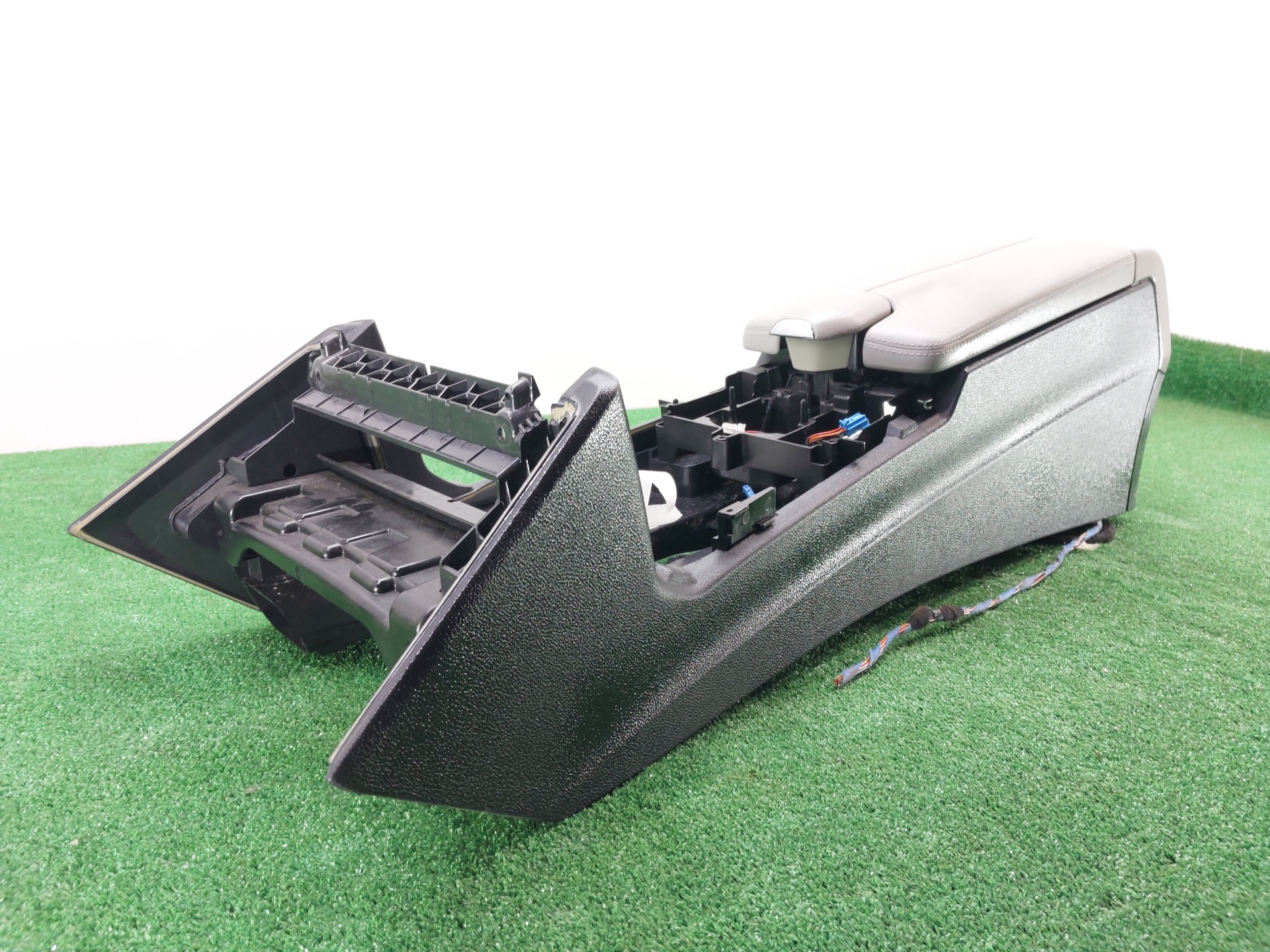 MERCEDES-BENZ E-Class W212/S212/C207/A207 (2009-2016) Armrest 21268085029G23 22340734