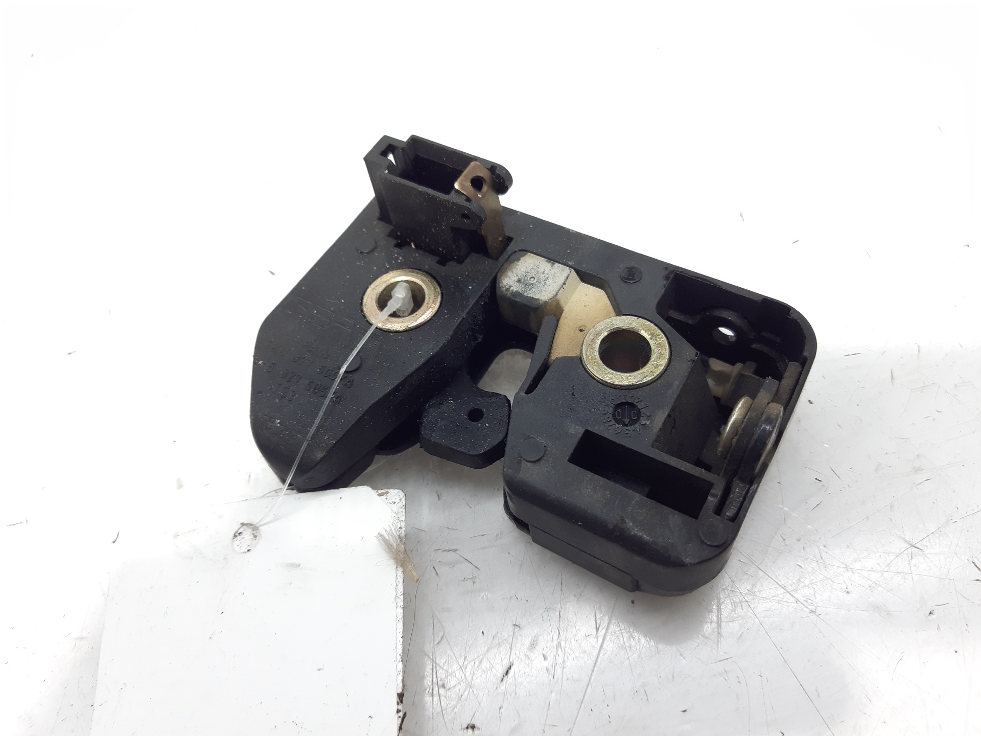 SEAT Ibiza 2 generation (1993-2002) Takaluukun takaluukun lukko 6K0827505 22019993