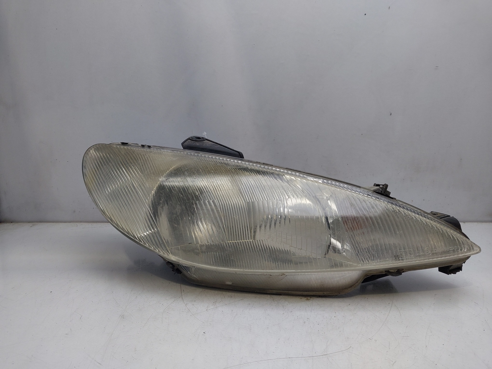 PEUGEOT 206 1 generation (1998-2009) Front Right Headlight 9628666780 22621800