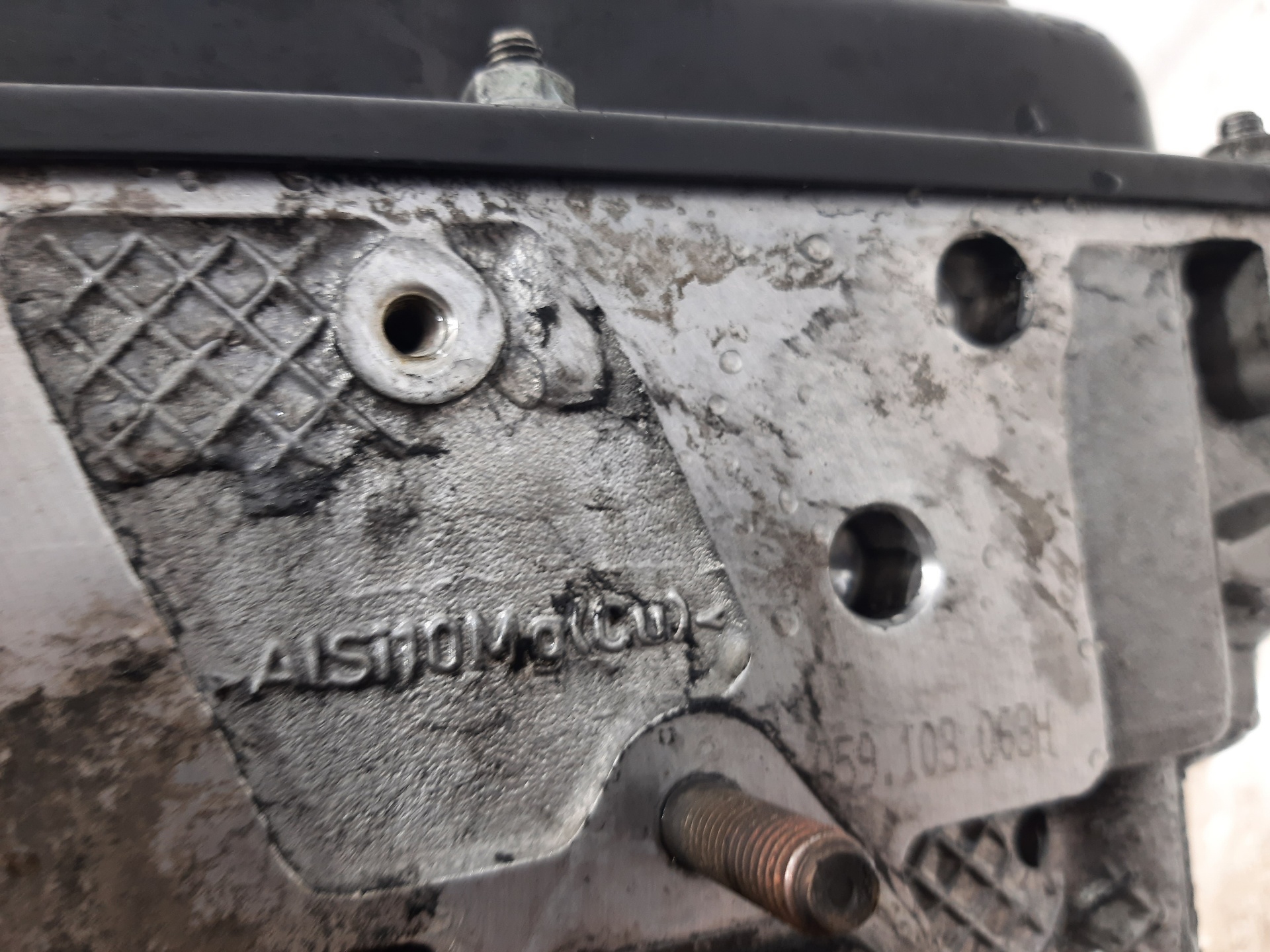 FIAT A3 8L (1996-2003) Engine Cylinder Head A1SI10MG 21779374