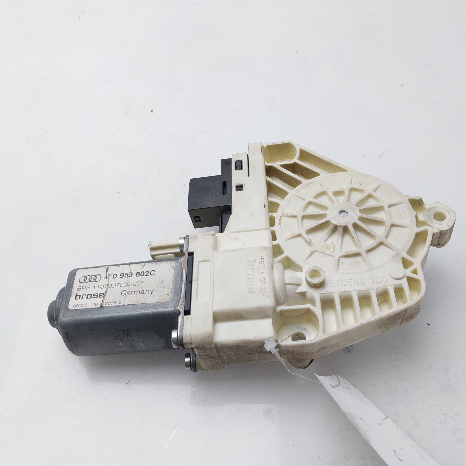 TOYOTA Avensis 3 generation (2009-2020) Rear Right Door Window Control Motor 4F0959802C 25427592