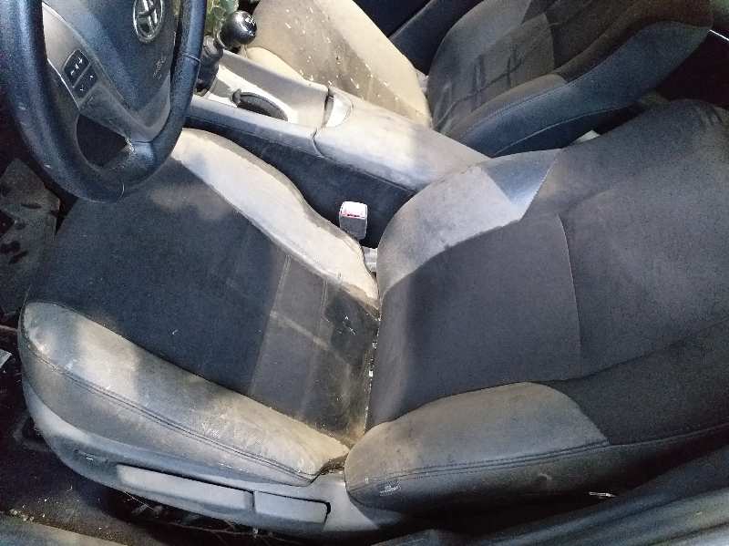TOYOTA Avensis T27 Galinių dešinių durų langų pakėlimo mygtukas 8481005070 20195580