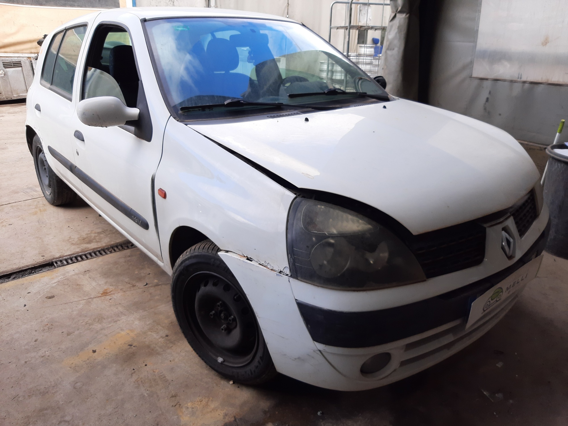 RENAULT Clio 2 generation (1998-2013) Левая противотуманка переднего бампера 8200002469 18788349