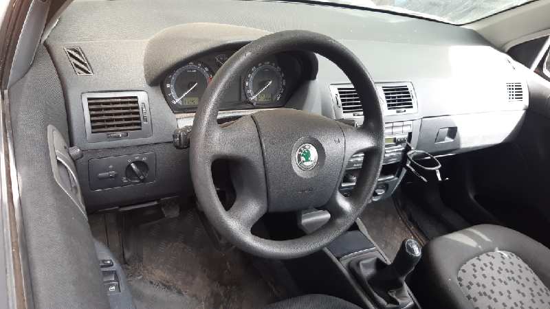 SKODA Fabia 6Y (1999-2007) Другая деталь 6Q0820411K 18558206