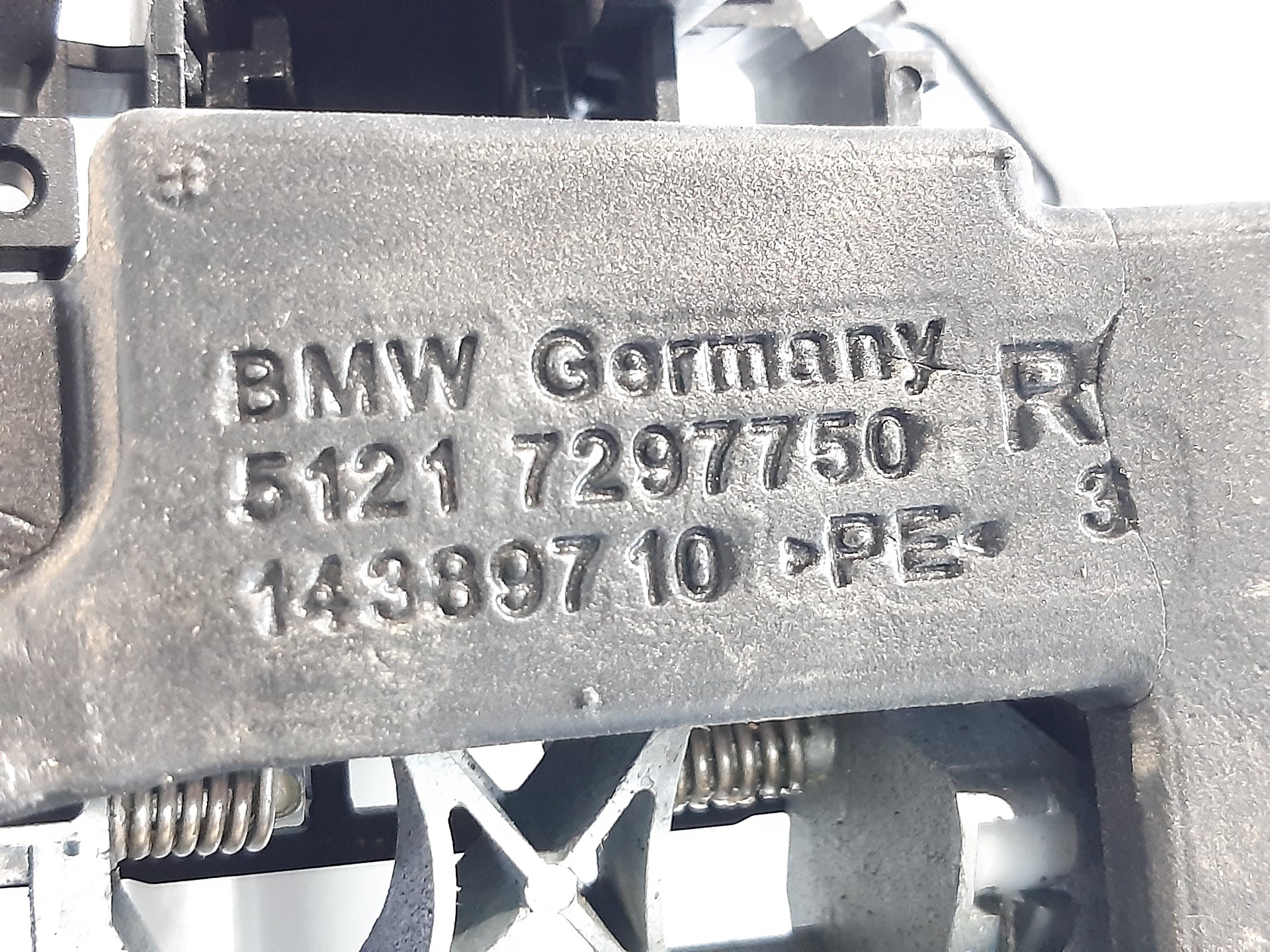 BMW 1 Series F20/F21 (2011-2020) Наружная ручка передней правой двери 51217207562 18748589