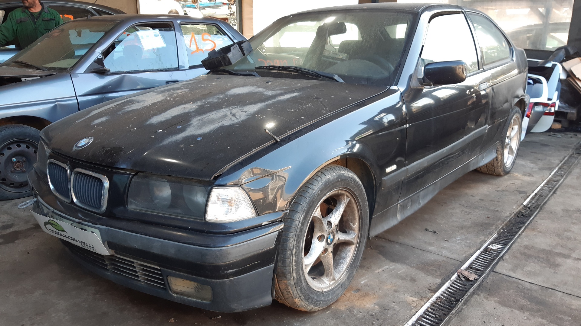 BMW 3 Series E36 (1990-2000) Cadre de poignée intérieure de porte avant gauche 51211960807 22043508