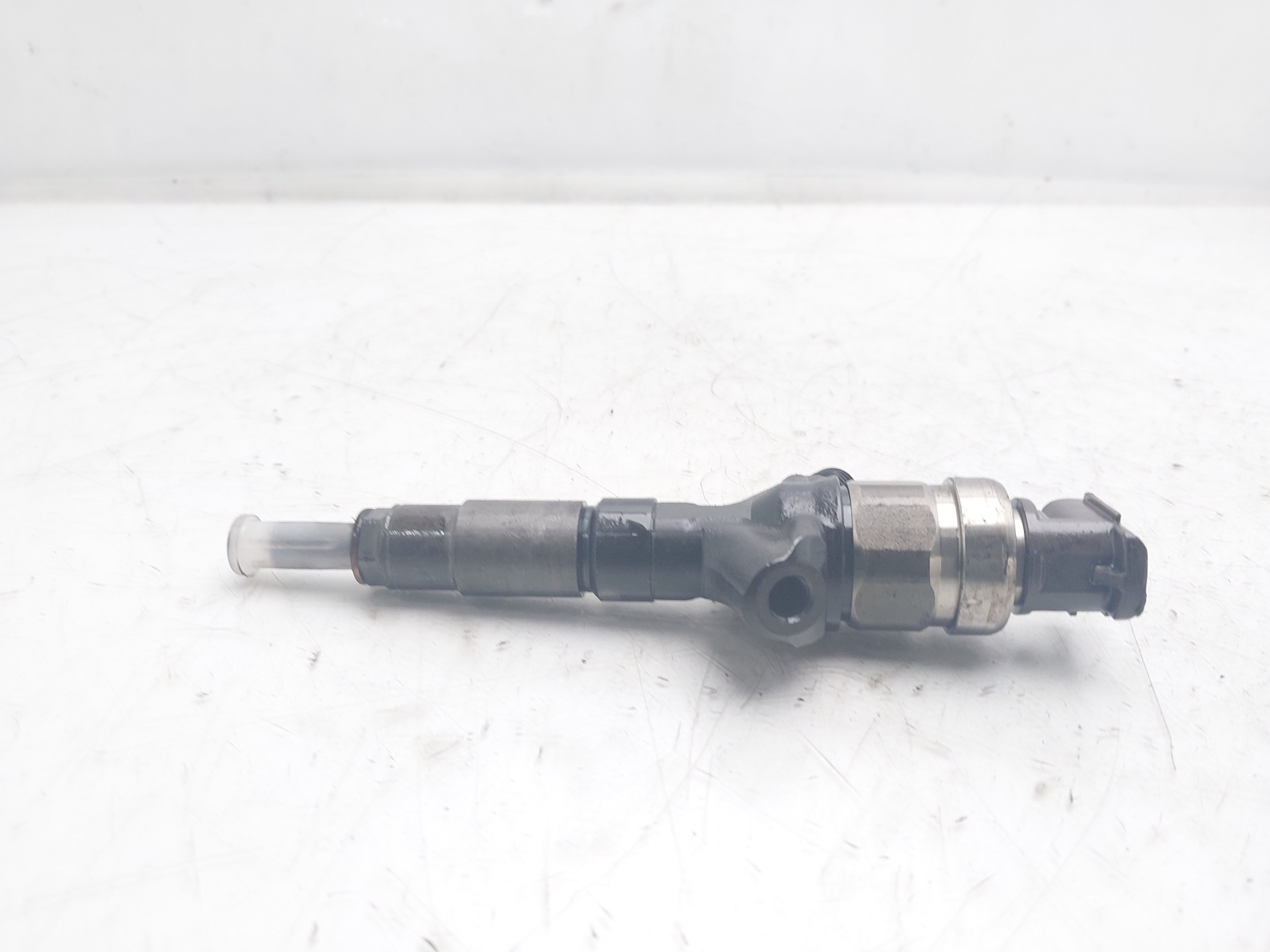 SUBARU XV 1 generation (2011-2017) Injector de combustibil 16613AA030 25017639