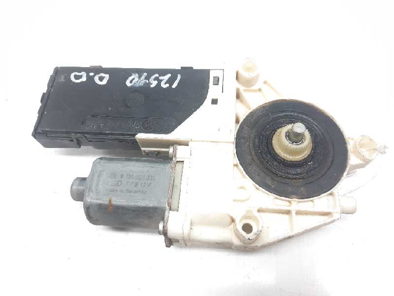 RENAULT Laguna 3 generation (2007-2015) Front Right Door Window Control Motor 0130822331 20173122