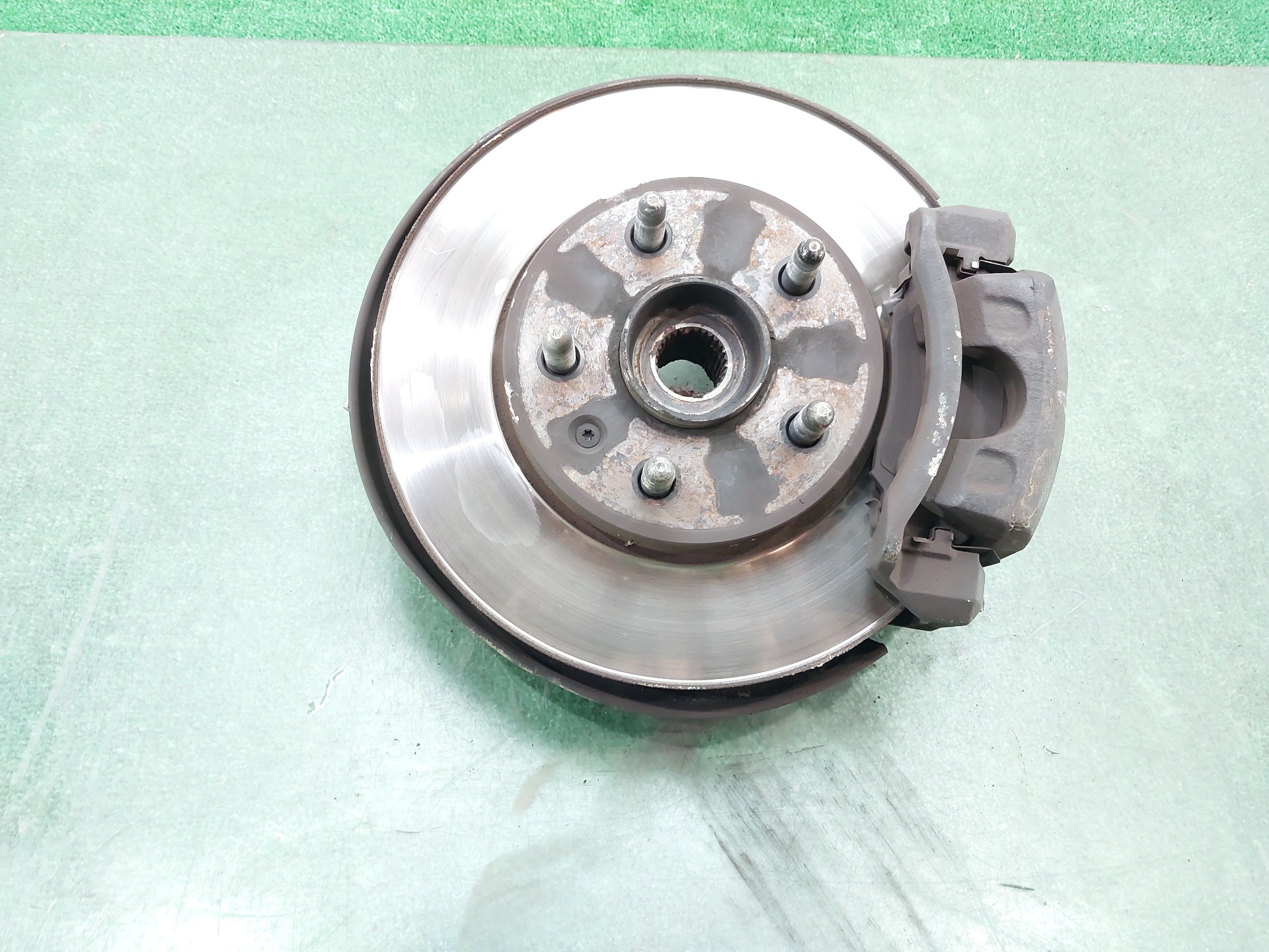 OPEL Insignia A (2008-2016) Front Right Wheel Hub 13219081 21086822