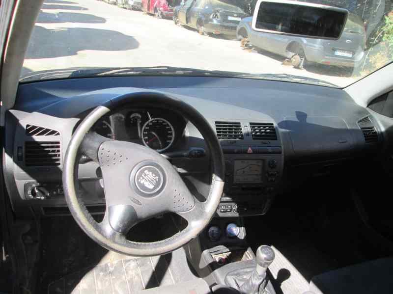 SEAT Cordoba 1 generation (1993-2003) Priekinis dešinys amortizatorius 1H0413031A 24077456