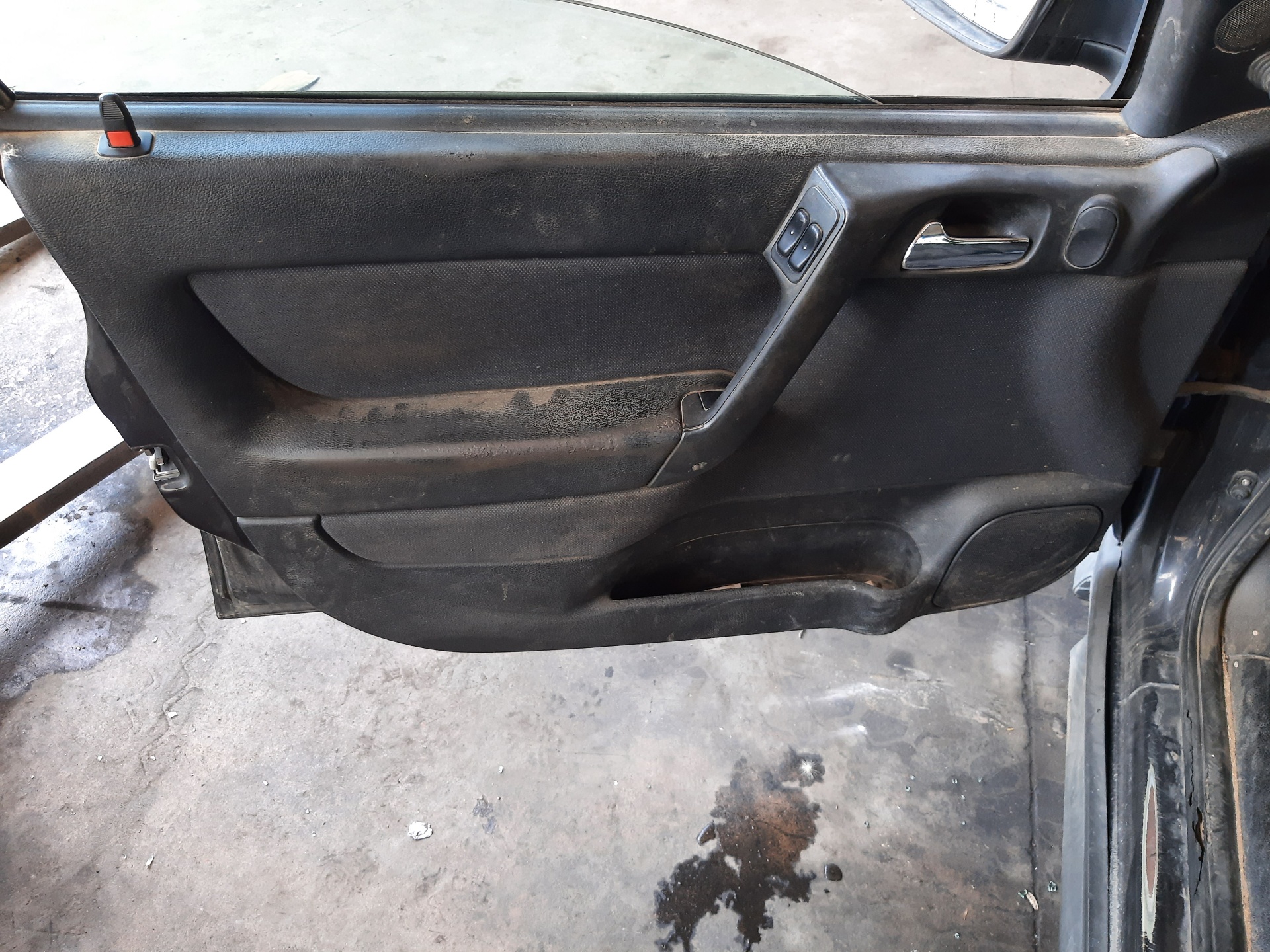 OPEL Astra H (2004-2014) Vasemman etuoven ikkunan kytkin 13363201 24134040