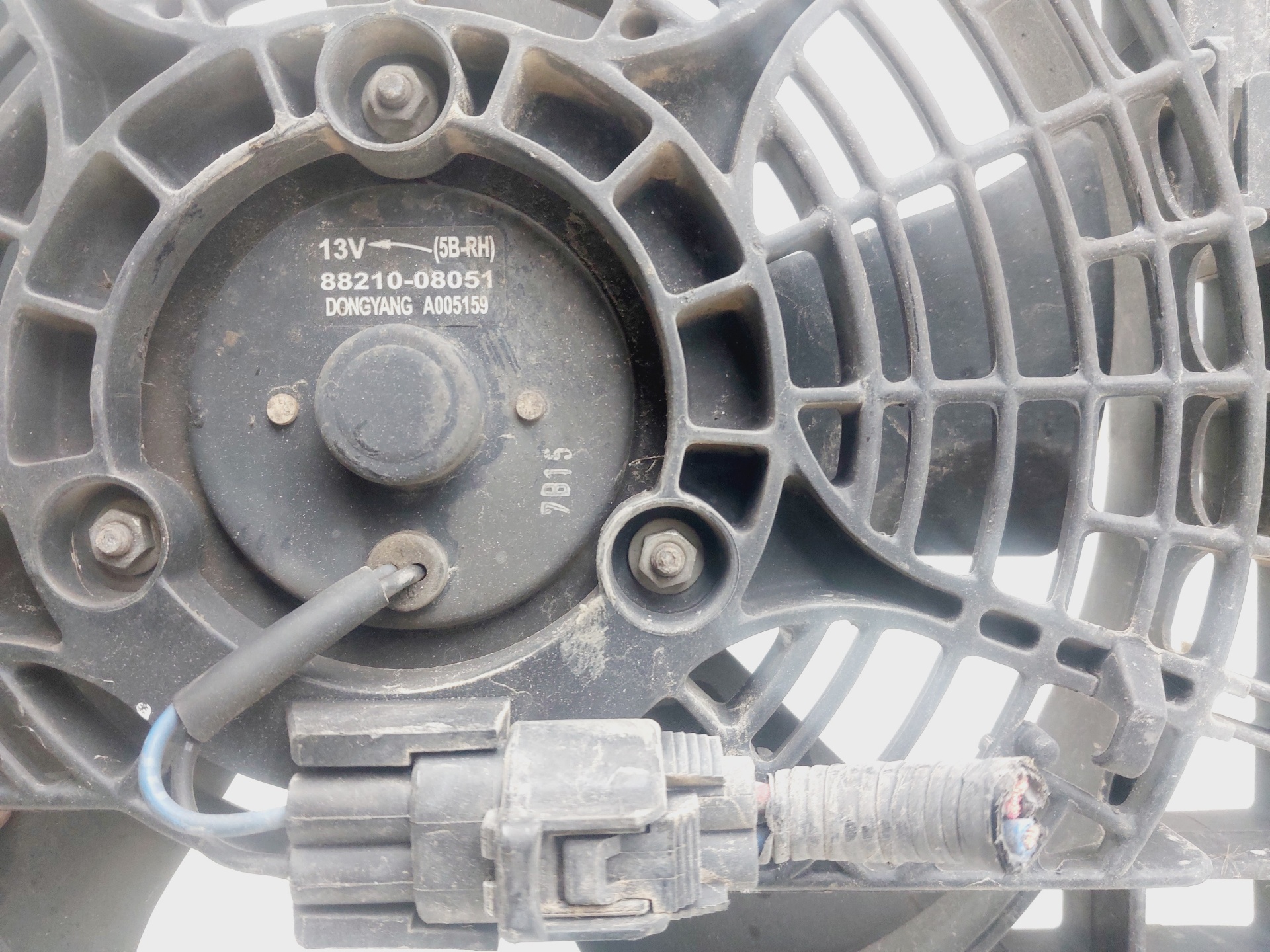 Electroventilador D27DT 8821008051 de Ssangyong Rexton / rexton ii (gab_) 2004-2006 163 CV - pieza usada