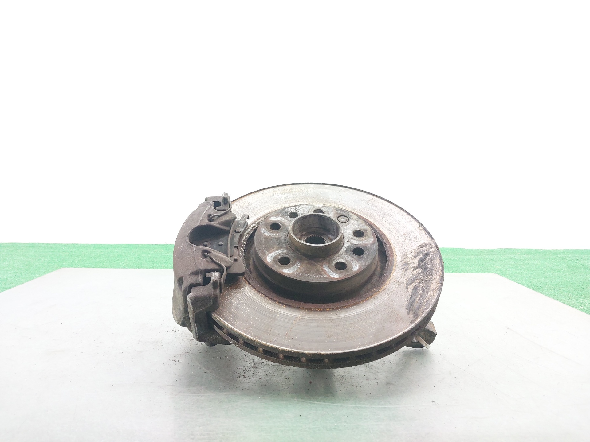 OPEL Zafira B (2005-2010) Front Left Wheel Hub 13197808 26588125