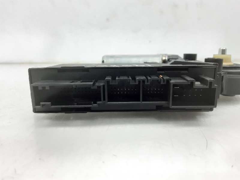 VOLKSWAGEN Touareg 1 generation (2002-2010) Rear Right Door Window Control Motor 7L0959704 18463904