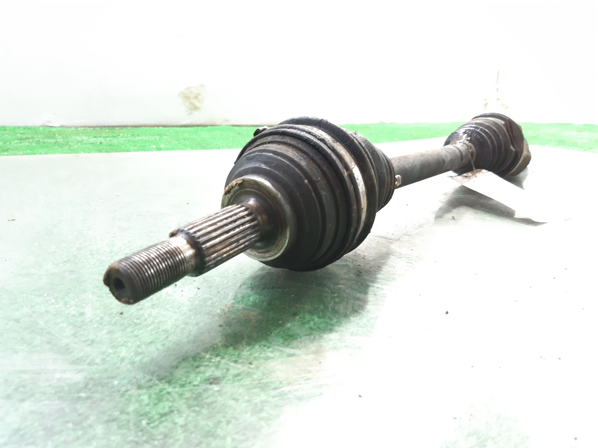 RENAULT Megane 2 generation (2002-2012) Front Left Driveshaft 8200626043 18641604