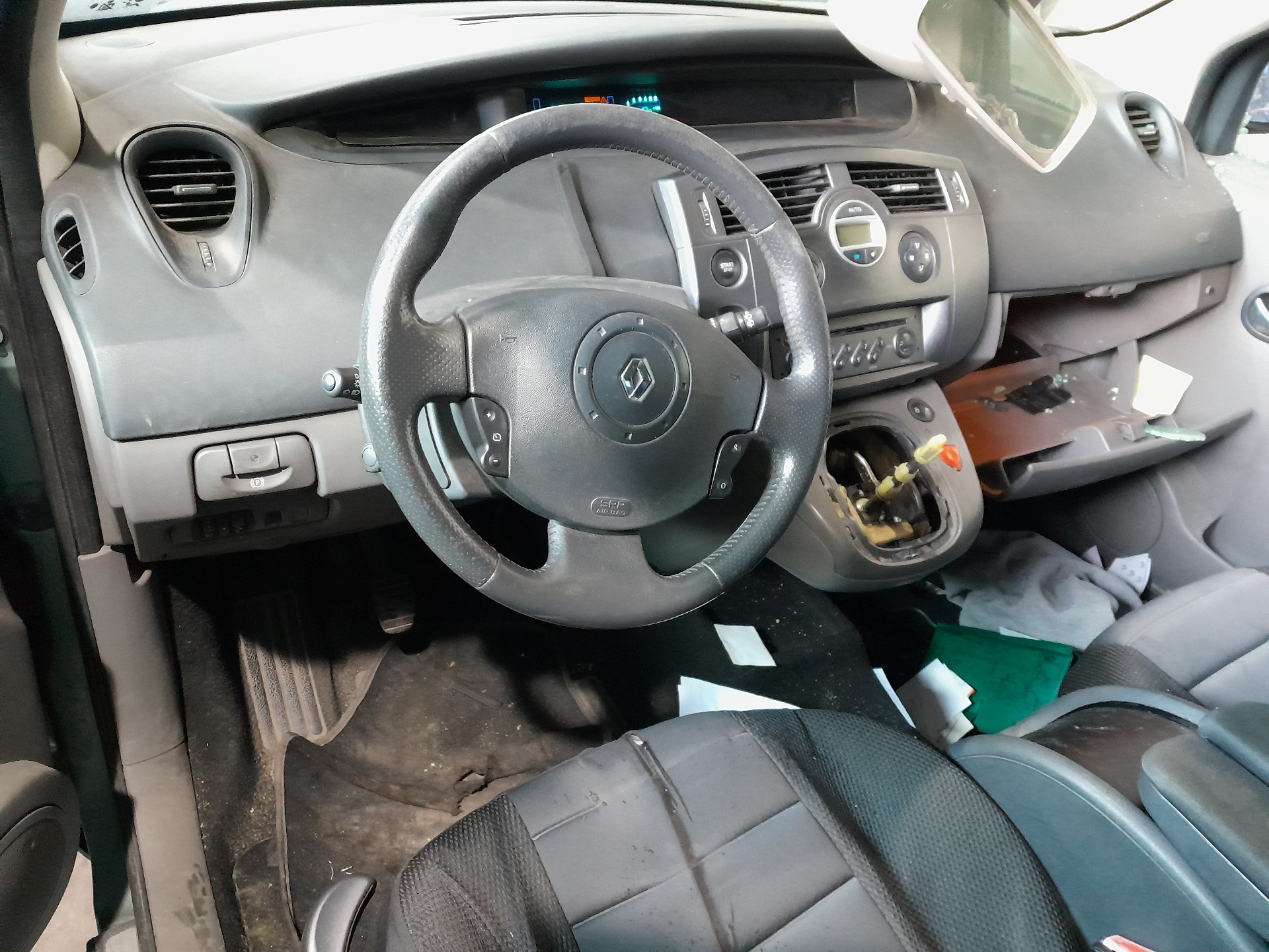 RENAULT Scenic 2 generation (2003-2010) Левая противотуманка переднего бампера 8200074008 20148648