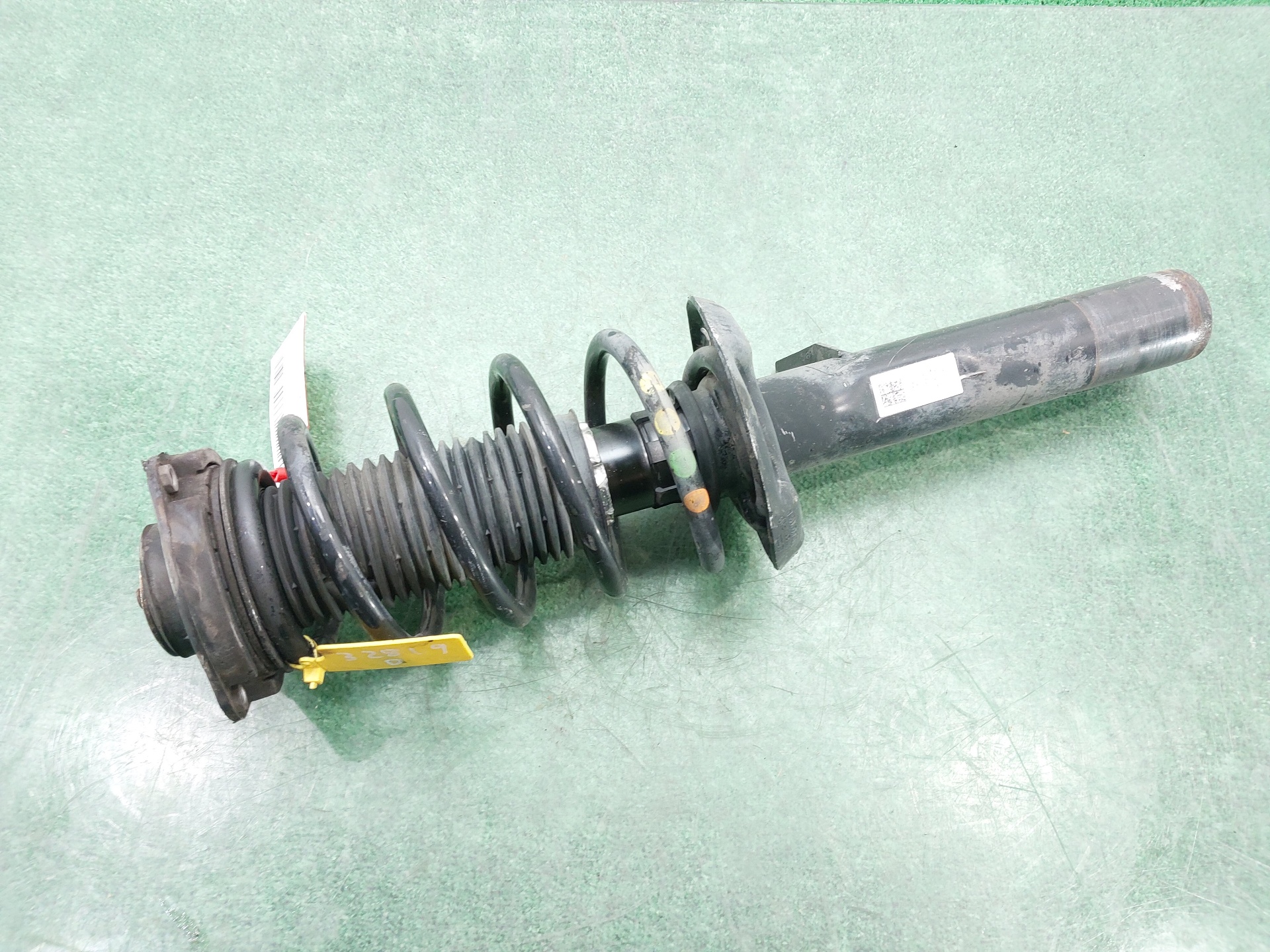 SKODA Yeti 1 generation (2009-2018) Front Right Shock Absorber 3C0413031AT 23080232