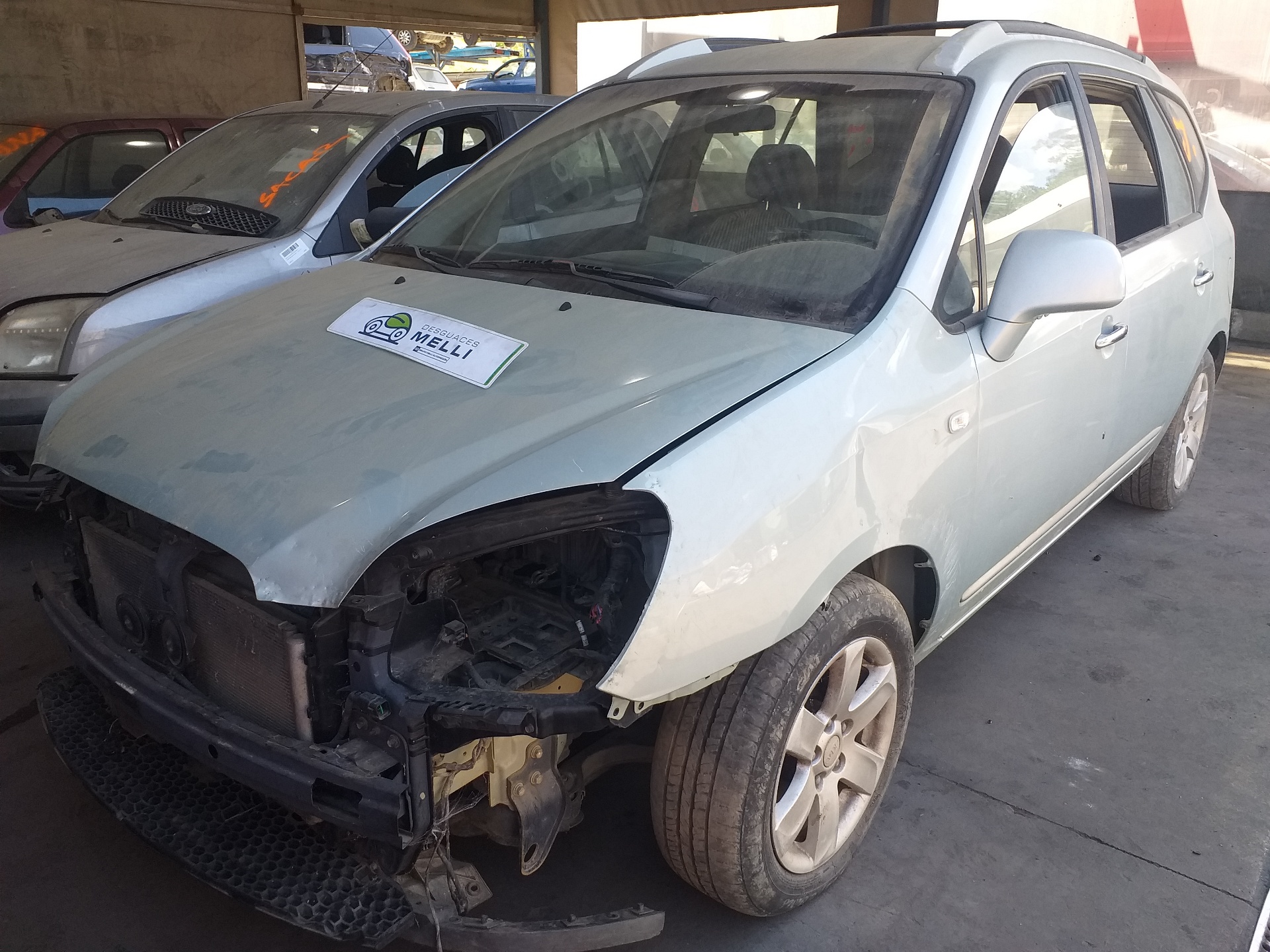 KIA Carens Полуось передняя правая 495001D200 24112521