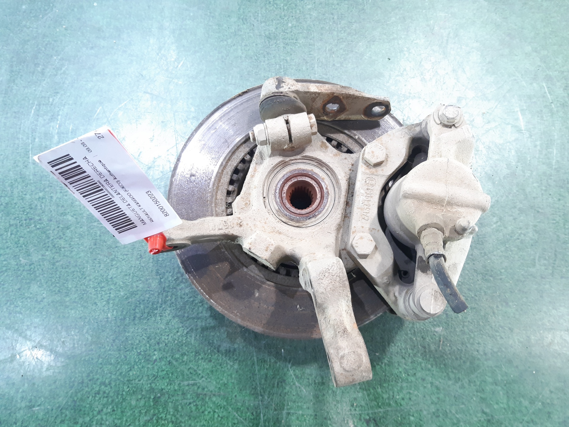 ASTON MARTIN Kangoo 1 generation (1998-2009) Front Right Wheel Hub 8200150223 24055582