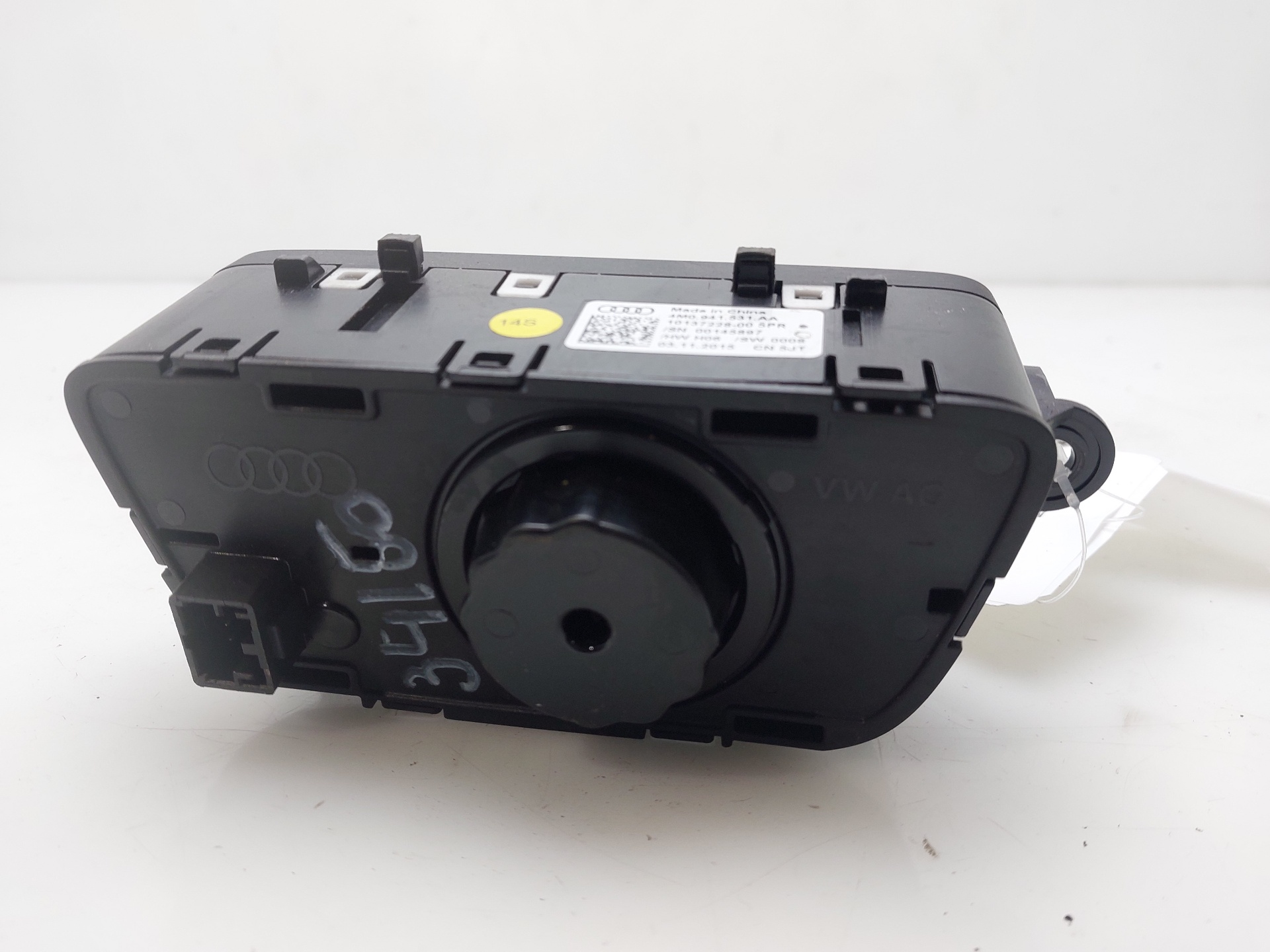 AUDI A4 B9/8W (2015-2024) Headlight Switch Control Unit 4M0941531AA 24760117