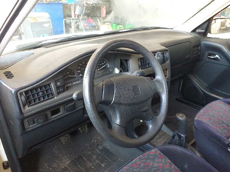 SEAT Toledo 1 generation (1991-1999) Rear Left Door Lock 1L0839015 18631152