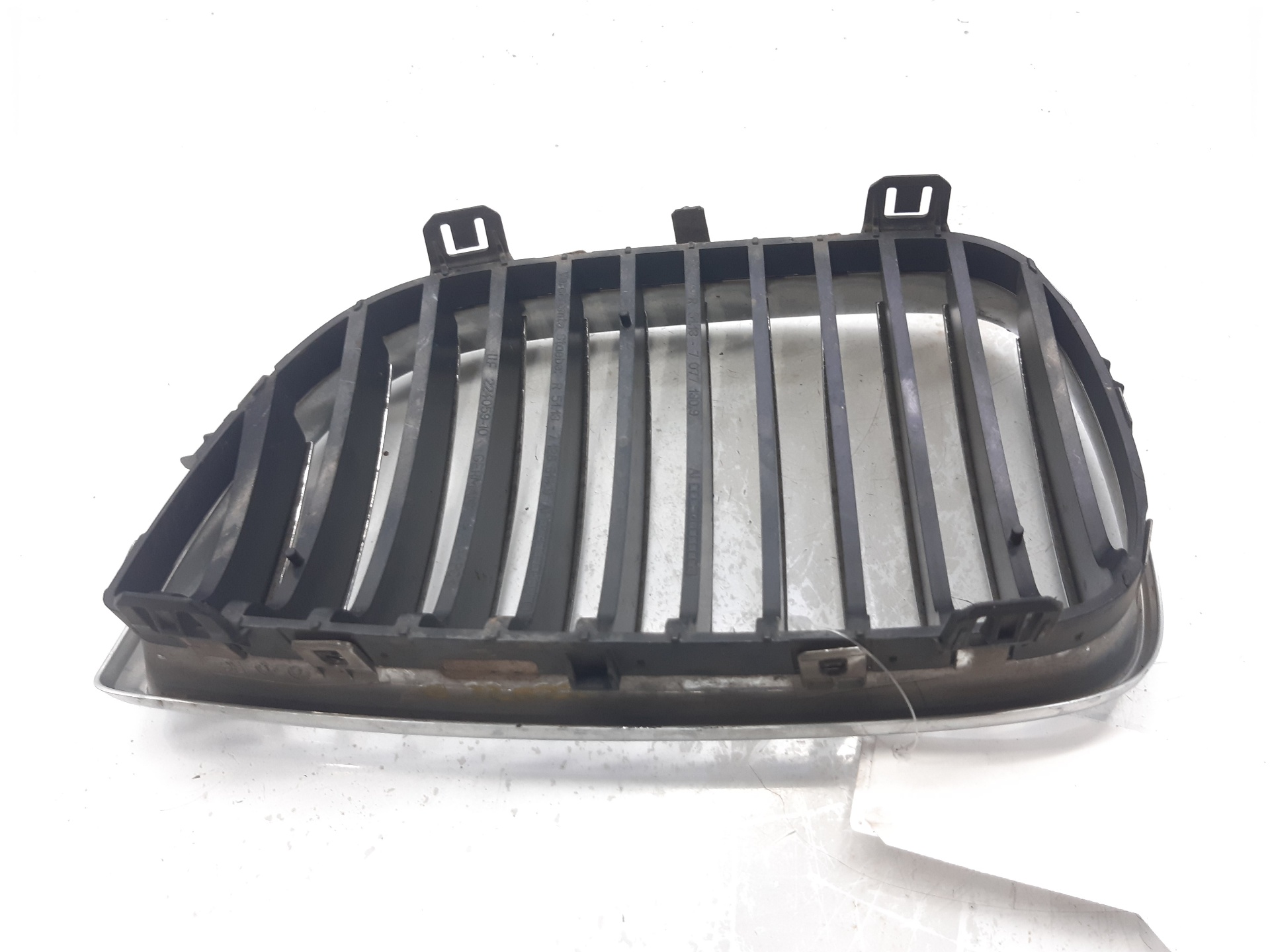 BMW 1 Series E81/E82/E87/E88 (2004-2013) Priekinės radiatoriaus grotelės 71286149 24112817