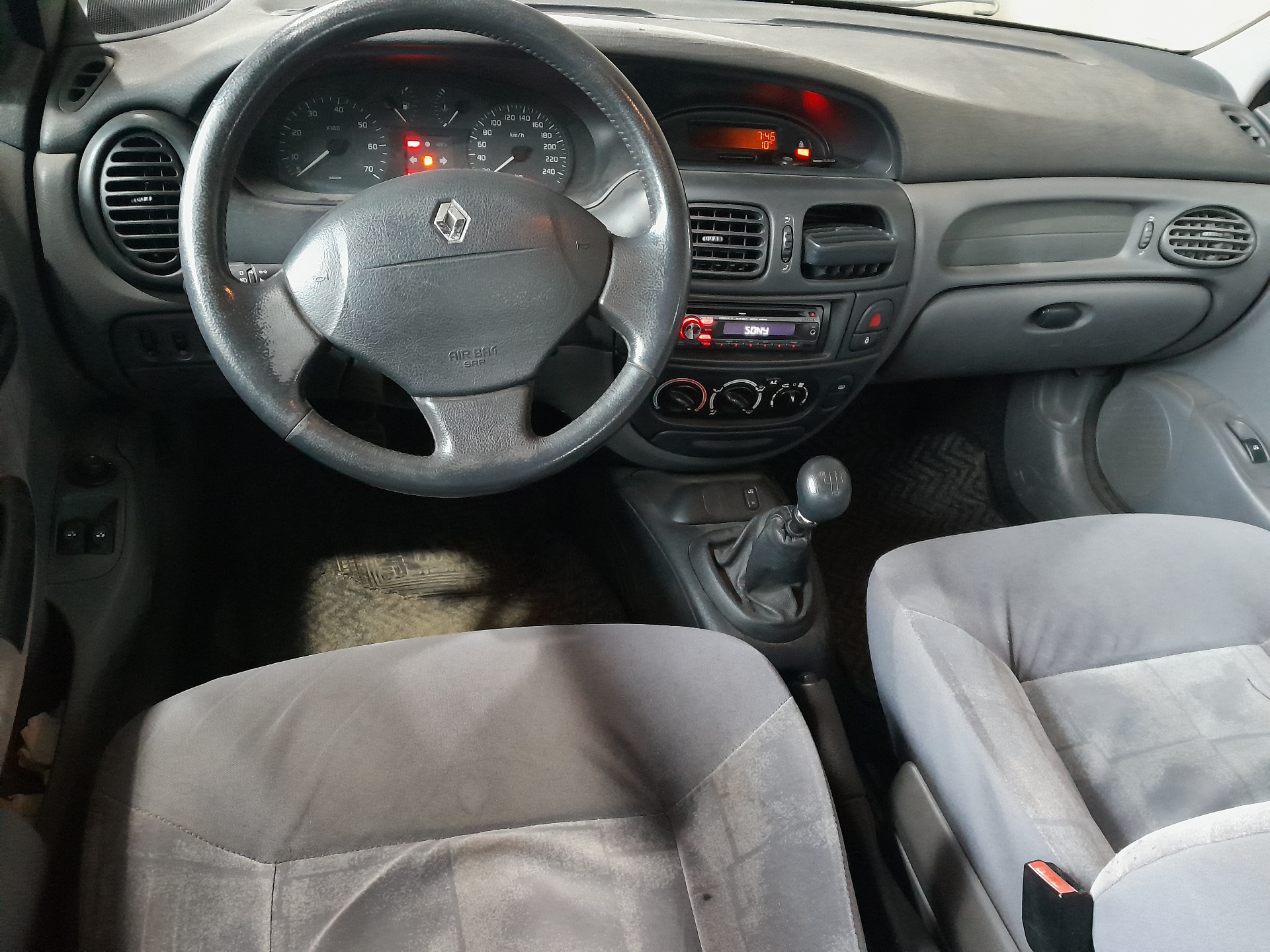 RENAULT 21 1 generation (1986-1995) Galinis dešinys žibintas 7700428321 25980098