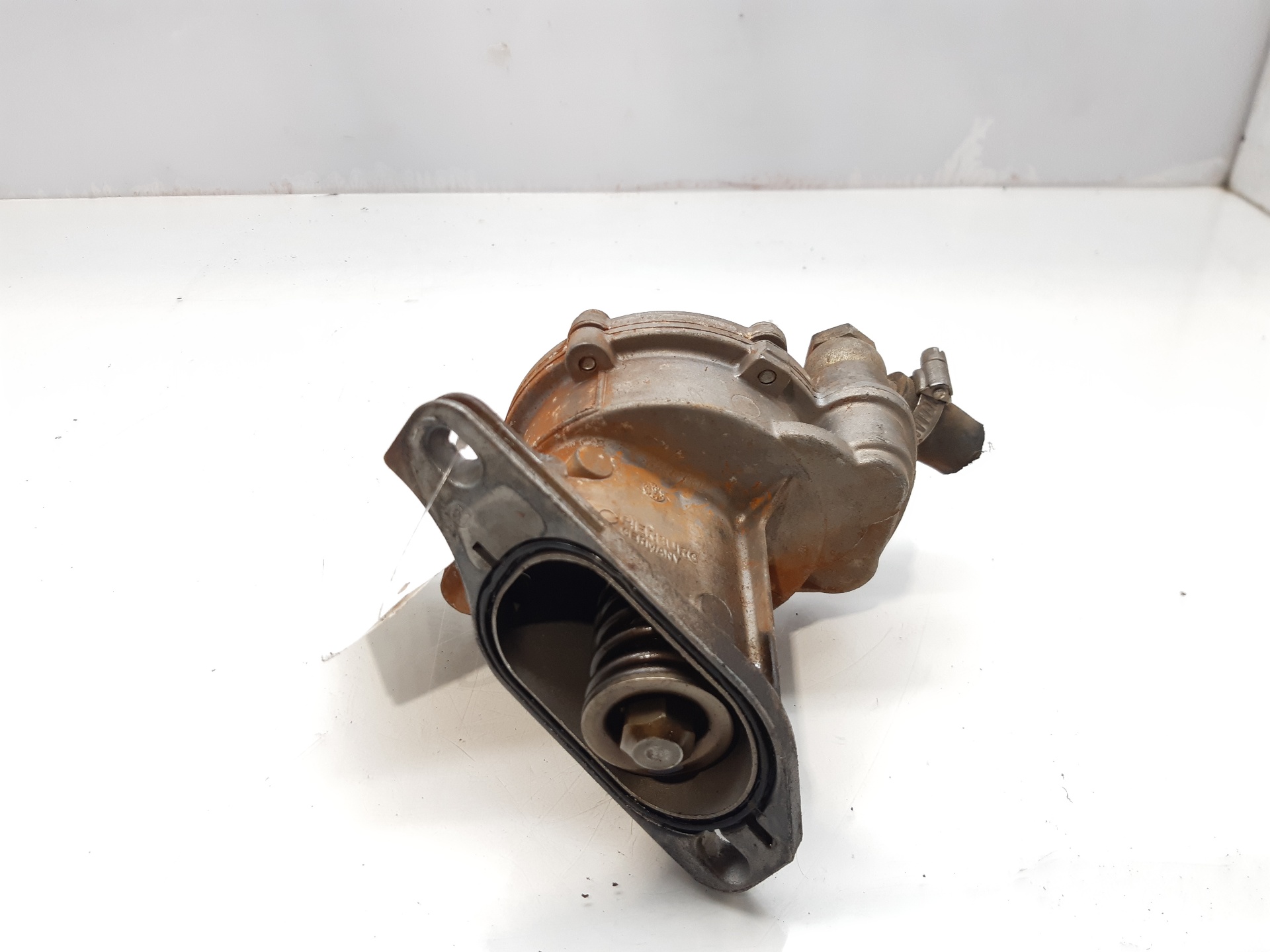 AUDI A6 C4/4A (1994-1997) Pompă de vacum 054145100 25034799