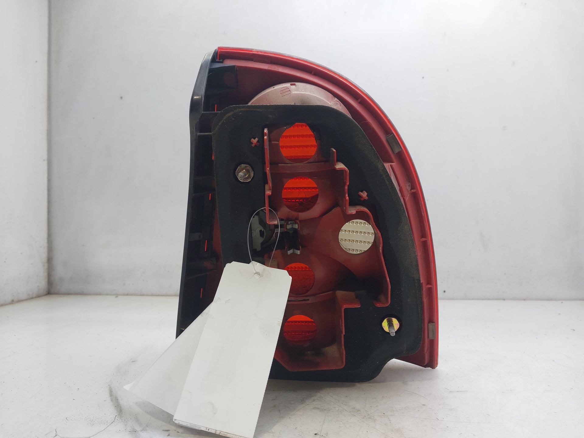 VOLKSWAGEN Rear Left Taillight 3B5945095A 25609196