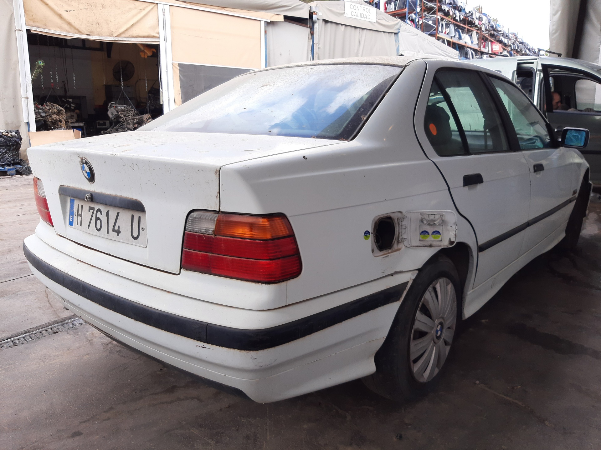 BMW 3 Series E36 (1990-2000) Pravý přední blatník směrového světla 63138353278 20145523