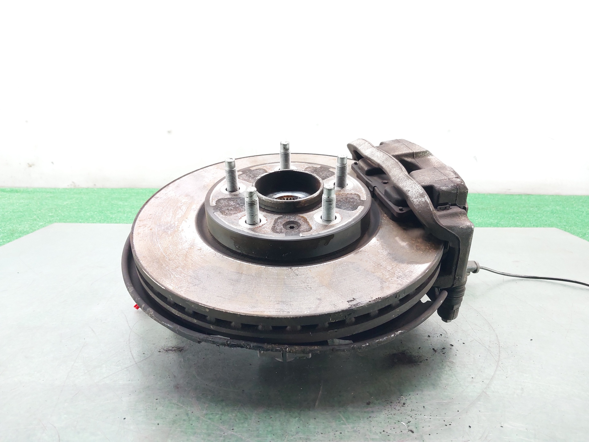 OPEL Astra J (2009-2020) Front Right Wheel Hub 13319483 20151239