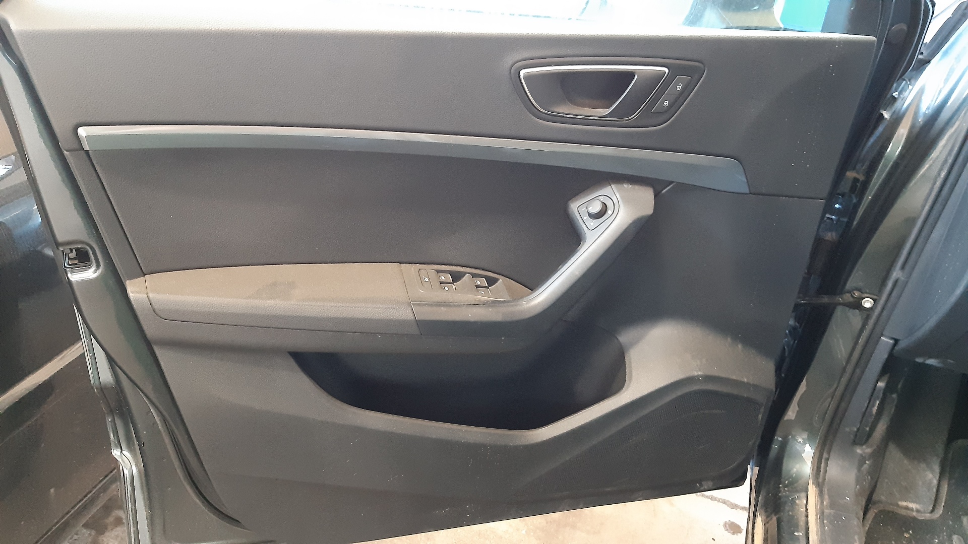 SEAT Ateca 1 generation (2016-2024) Rear right door outer handle 5N0839885H 18656625