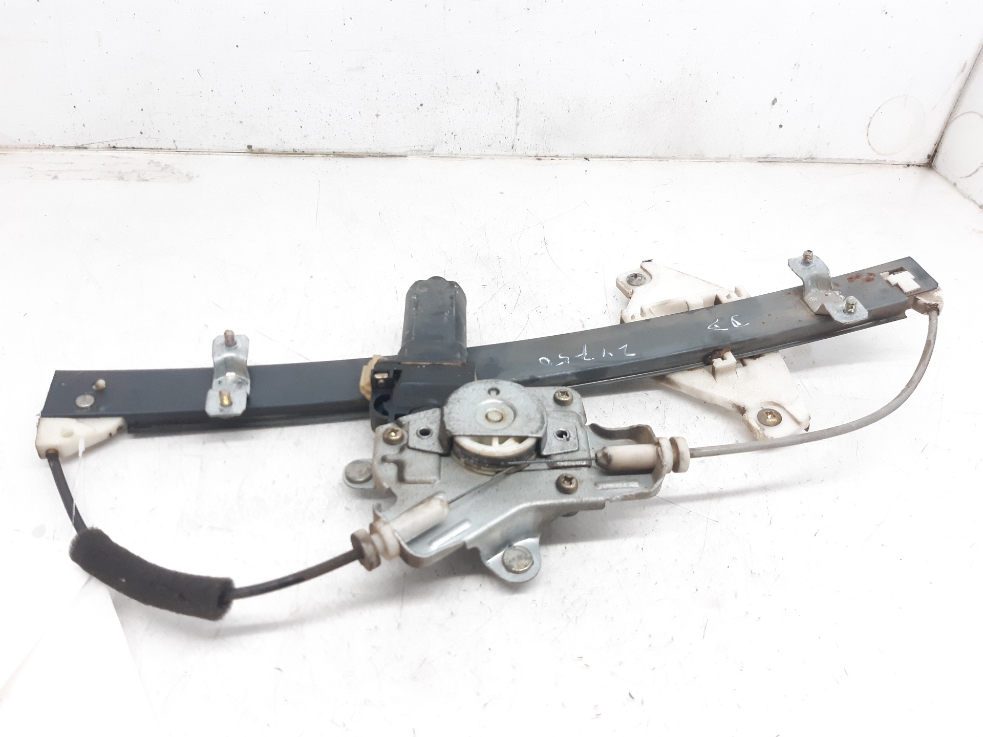 HYUNDAI Accent LC (1999-2013) Front Right Door Window Regulator 8240225000 18716477