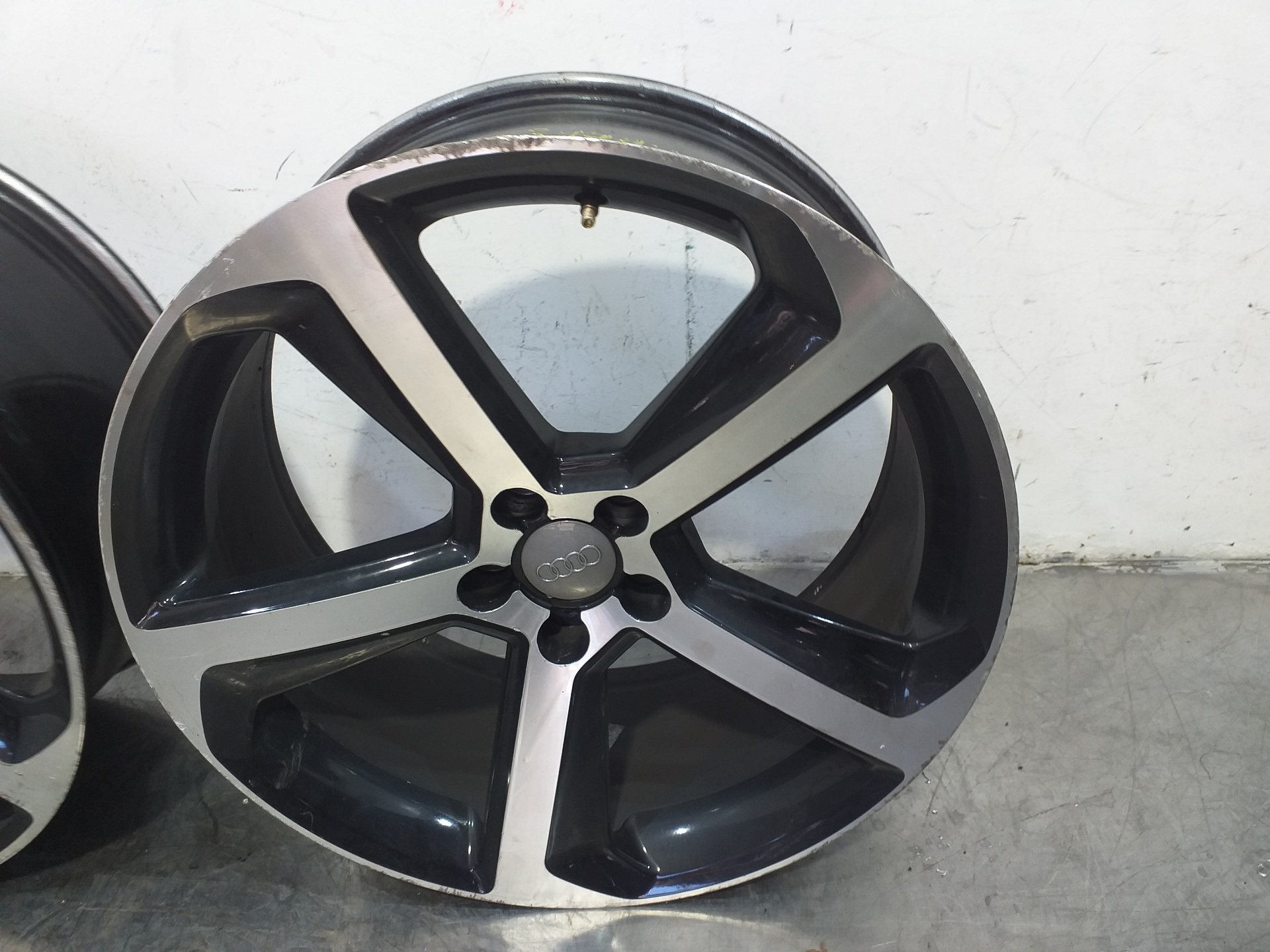 AUDI A4 B9/8W (2015-2024) Wheel Set R20 25566957