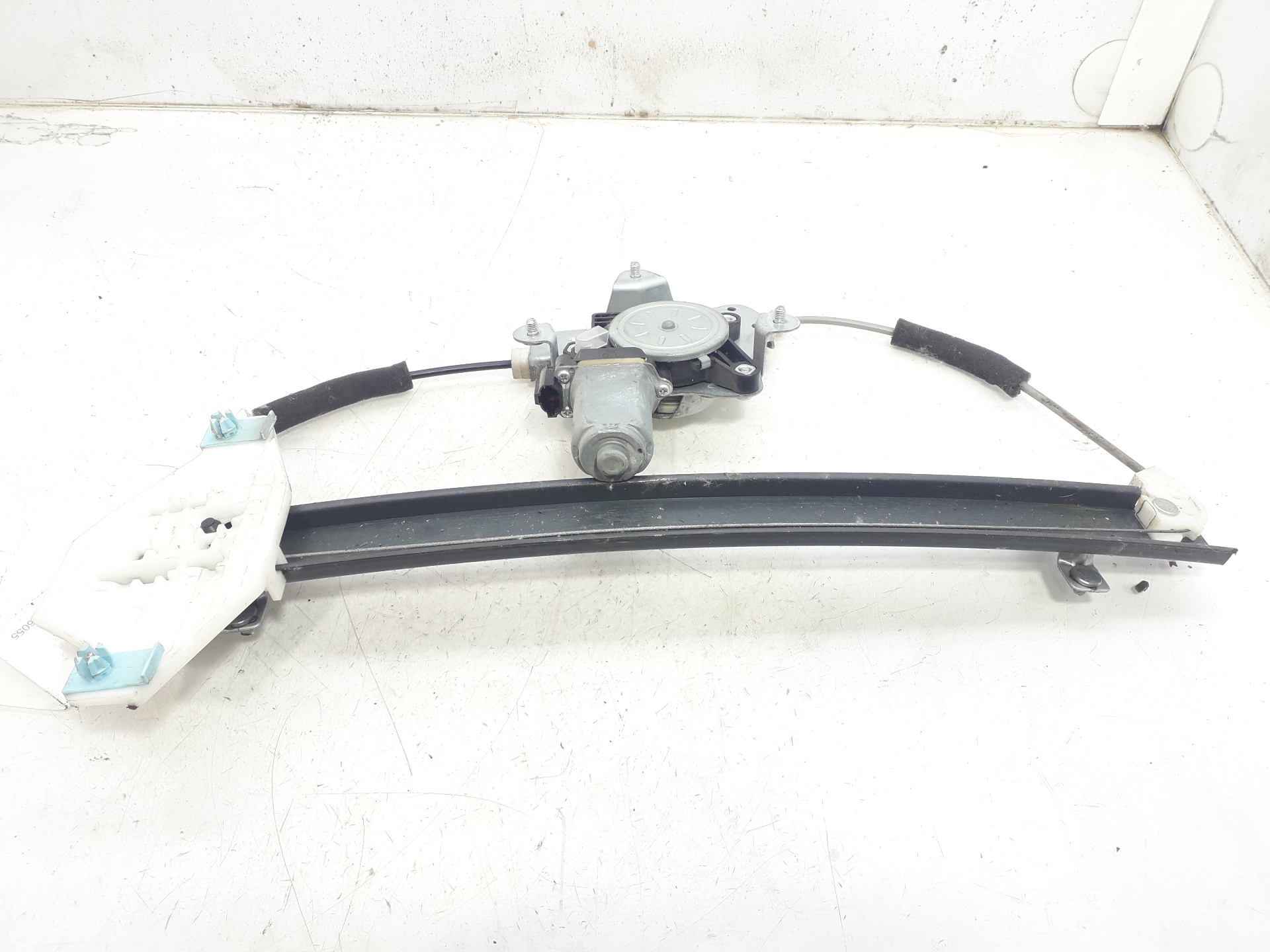 OPEL Antara 1 generation (2006-2015) Front Right Door Window Regulator 96624333 24052501