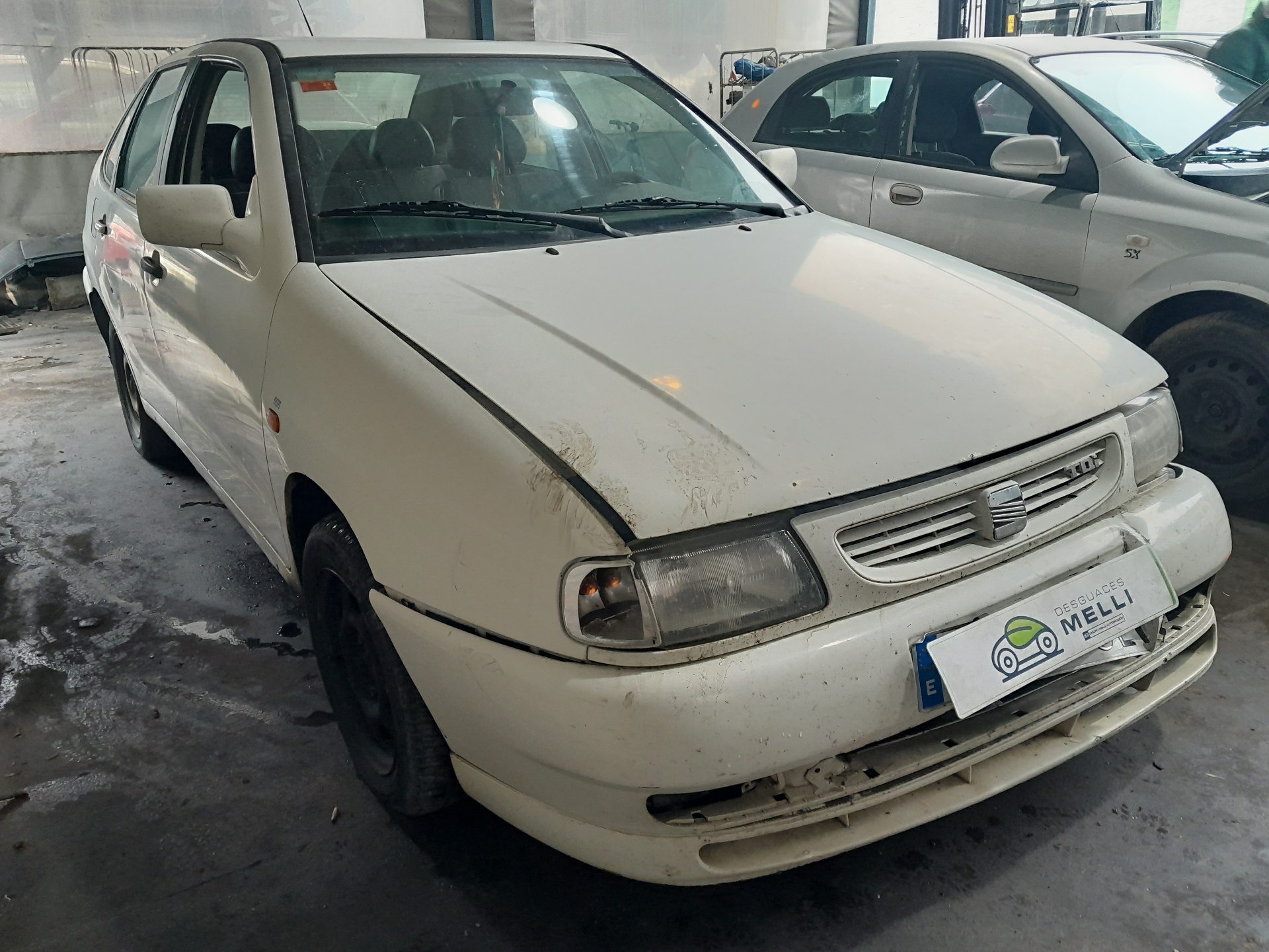 SEAT Cordoba 1 generation (1993-2003) Зеркало передней левой двери 6K1857507A 23722258