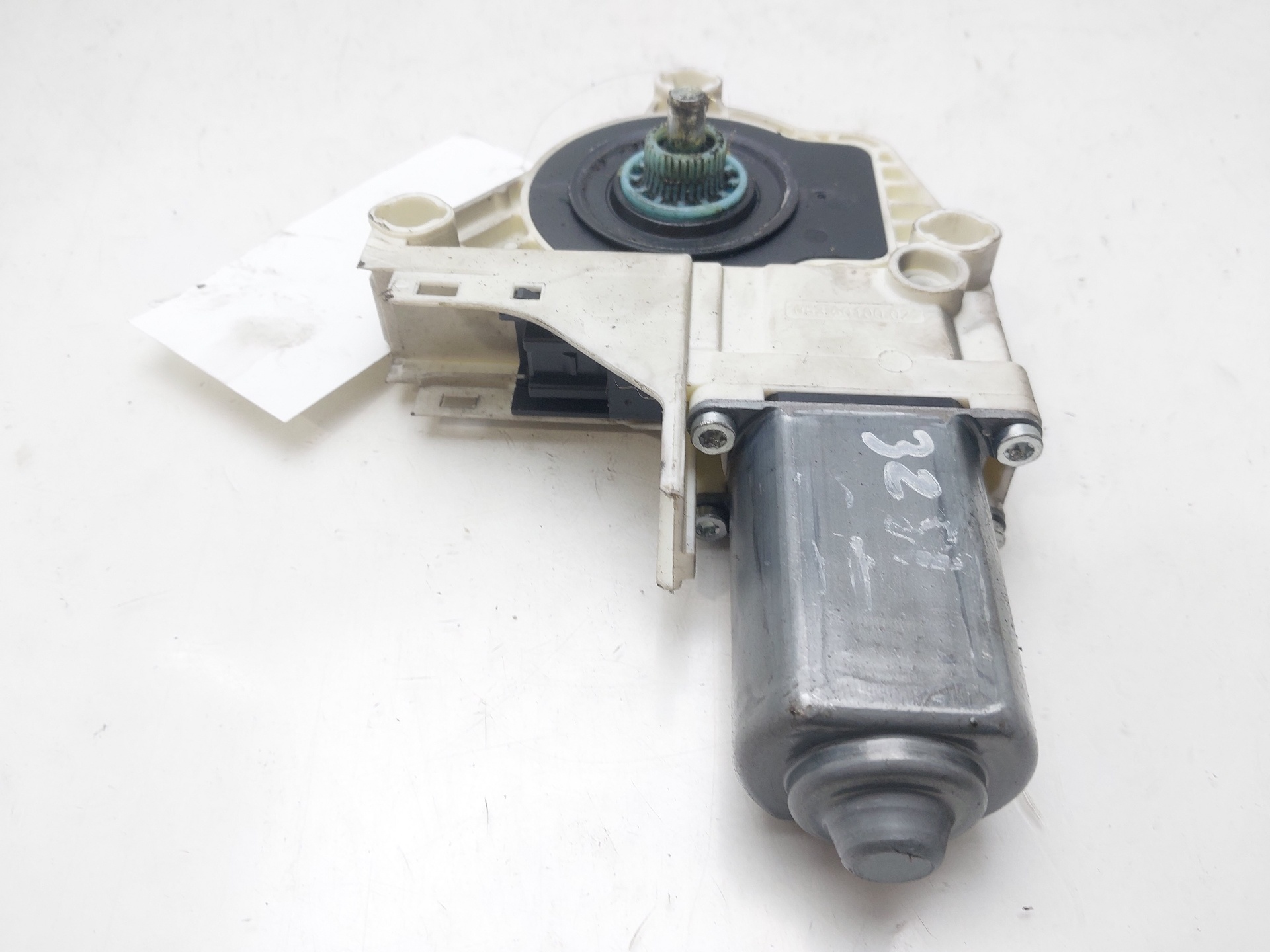 SKODA Superb 2 generation (2008-2015) Front Left Door Window Regulator Motor 8K0959801A 23795066