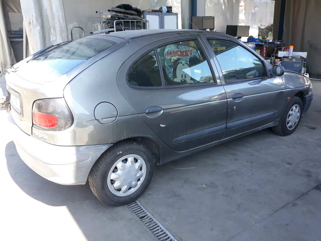 RENAULT Megane 1 generation (1995-2003) Priekinė dešinė stebulė 8200150223 22072301