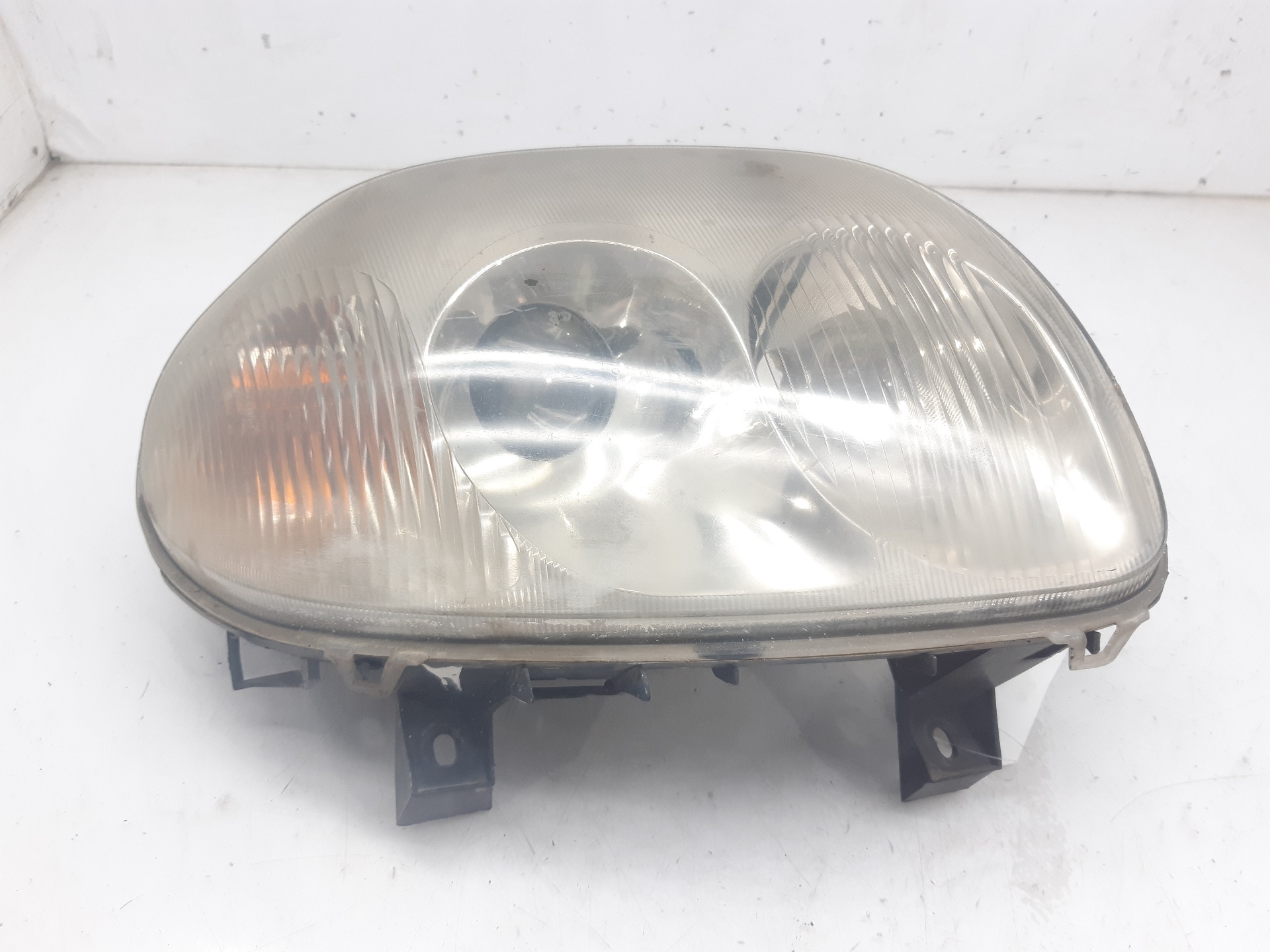 RENAULT Clio 2 generation (1998-2013) Front Right Headlight 7701045169 21630535