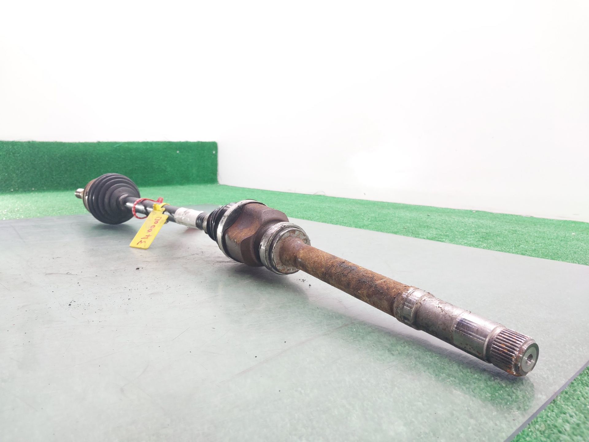 PEUGEOT 308 T9 (2013-2021) Front Right Driveshaft 9806699780 24298496