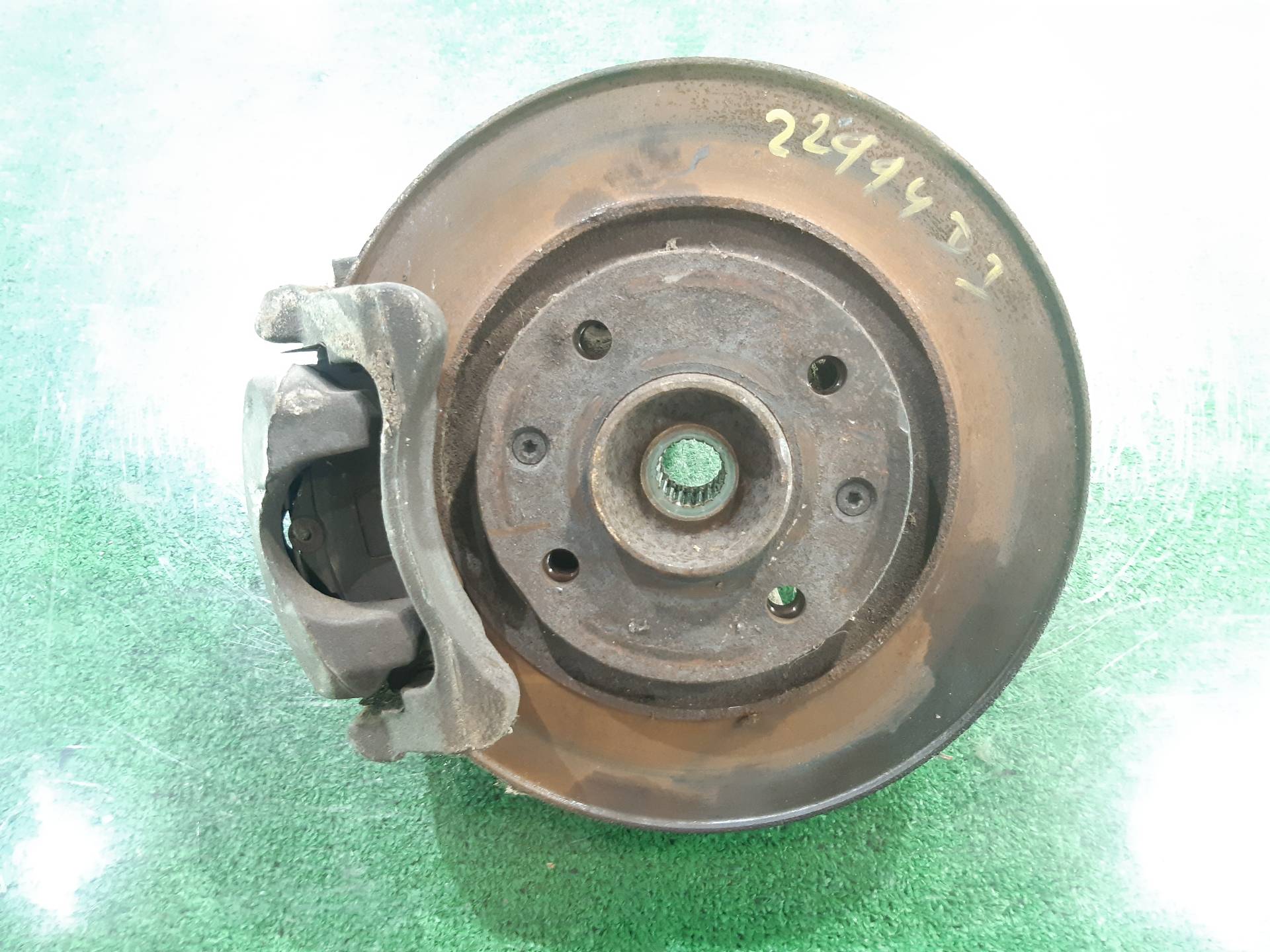 CITROËN C2 1 generation (2003-2009) Front Left Wheel Hub 1607557480 18659096