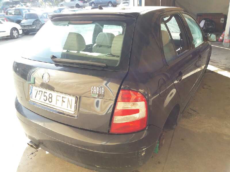 SKODA Fabia 6Y (1999-2007) Корпус на коляновия вал 038109107L 20176972