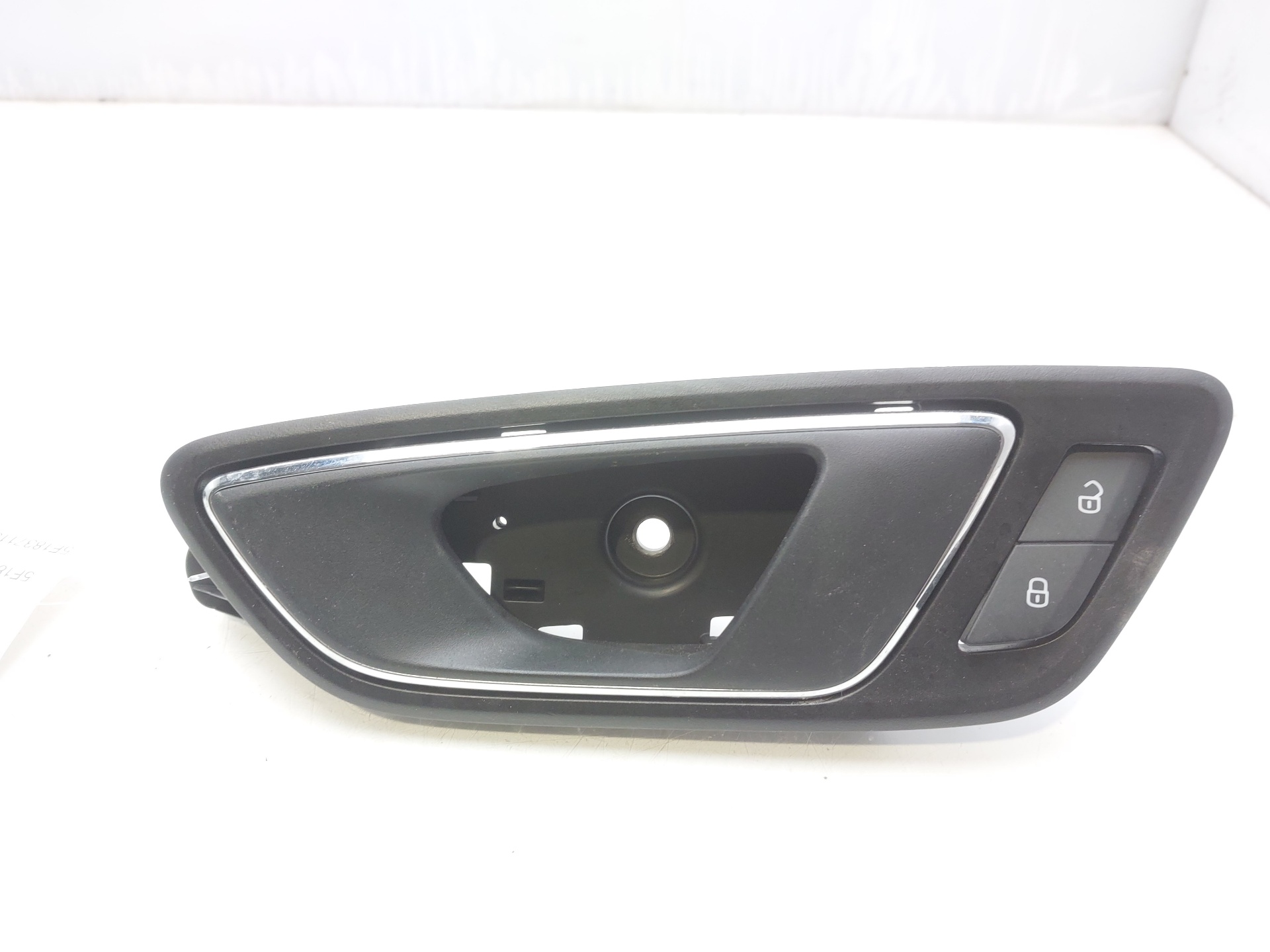 SEAT Ateca 1 generation (2016-2024) Front Left Door Interior Handle Frame 5F1837113A 24072966